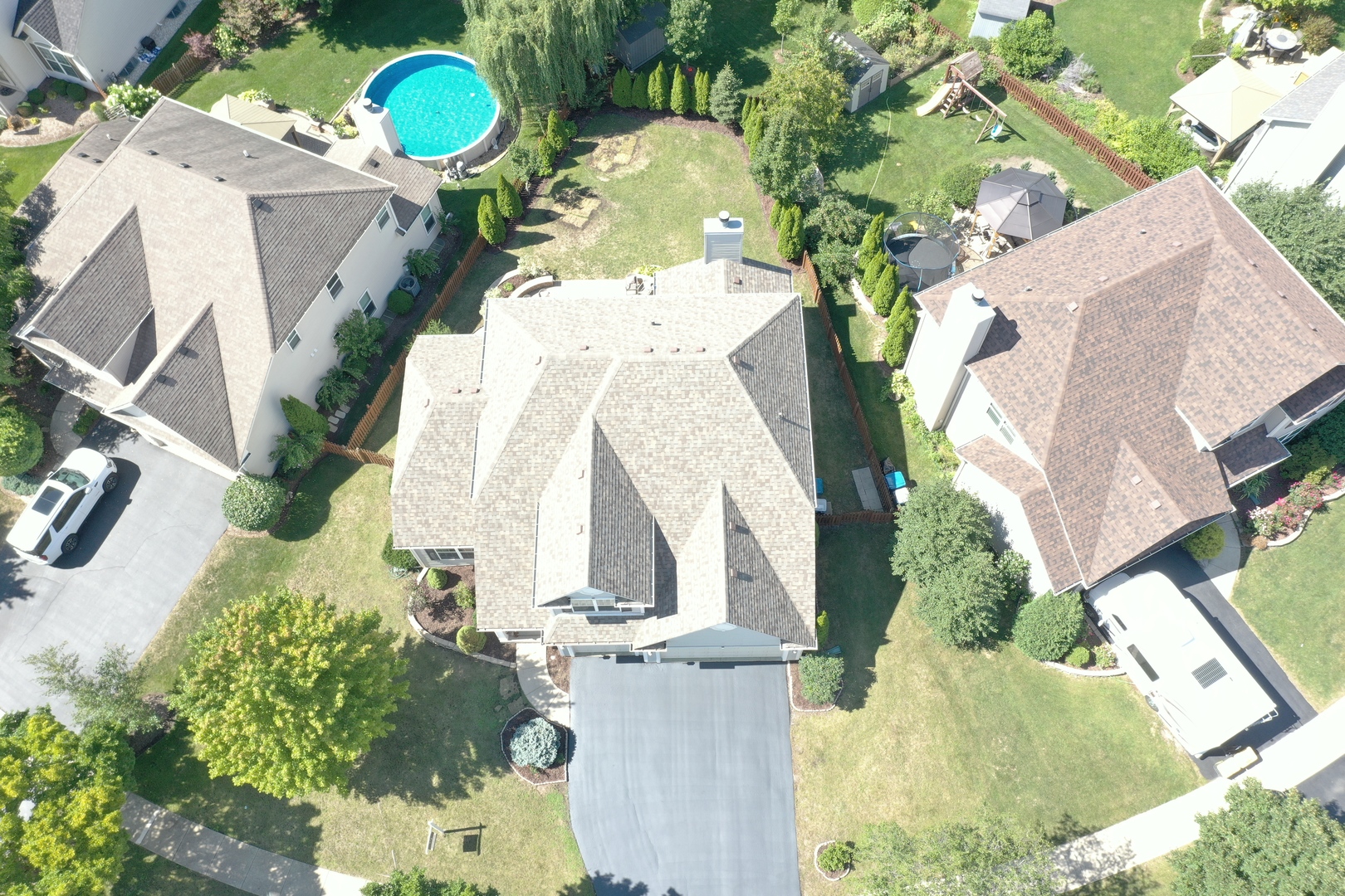 240 HEARTHSTONE Drive, Bartlett, IL 60103