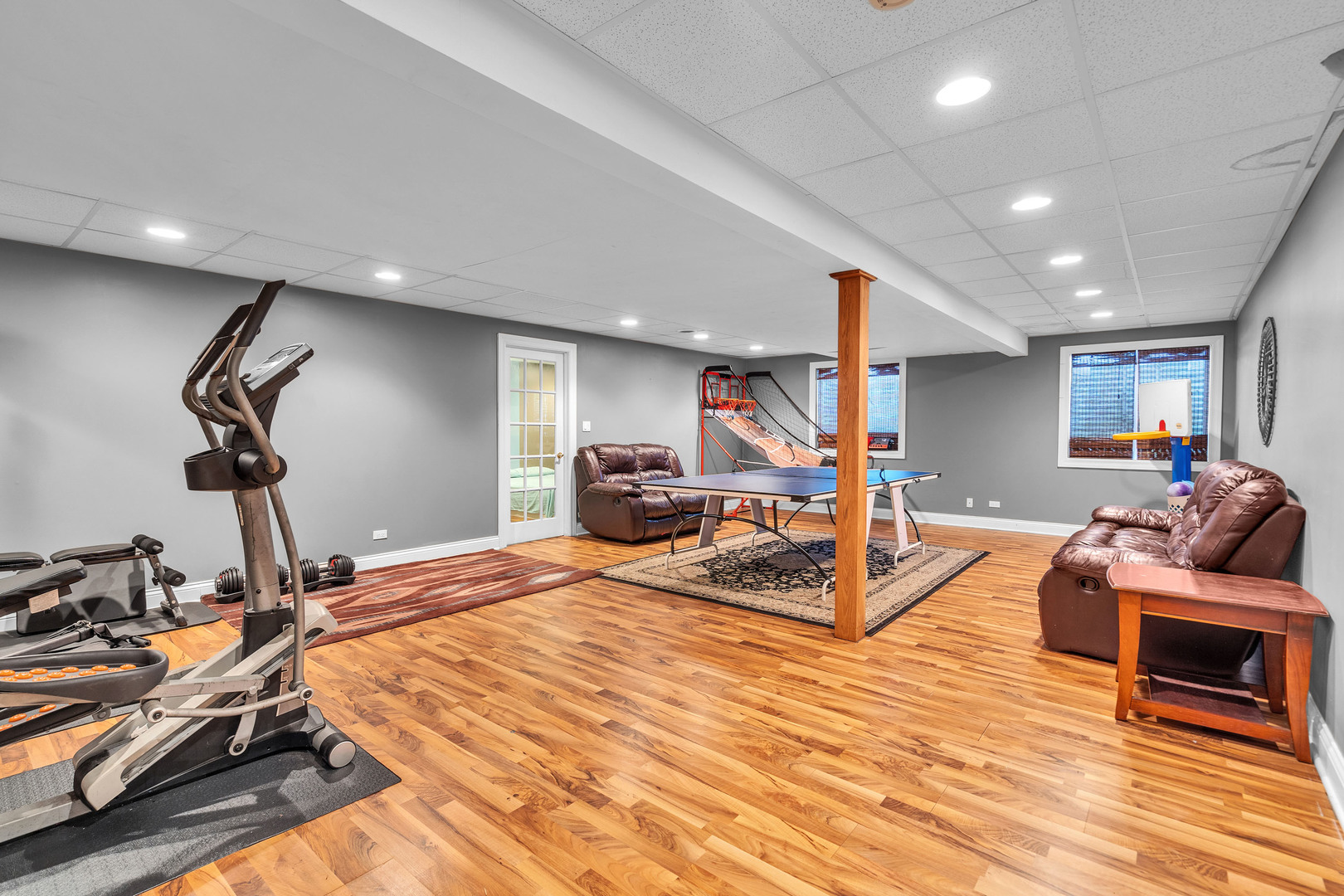 240 HEARTHSTONE Drive, Bartlett, IL 60103