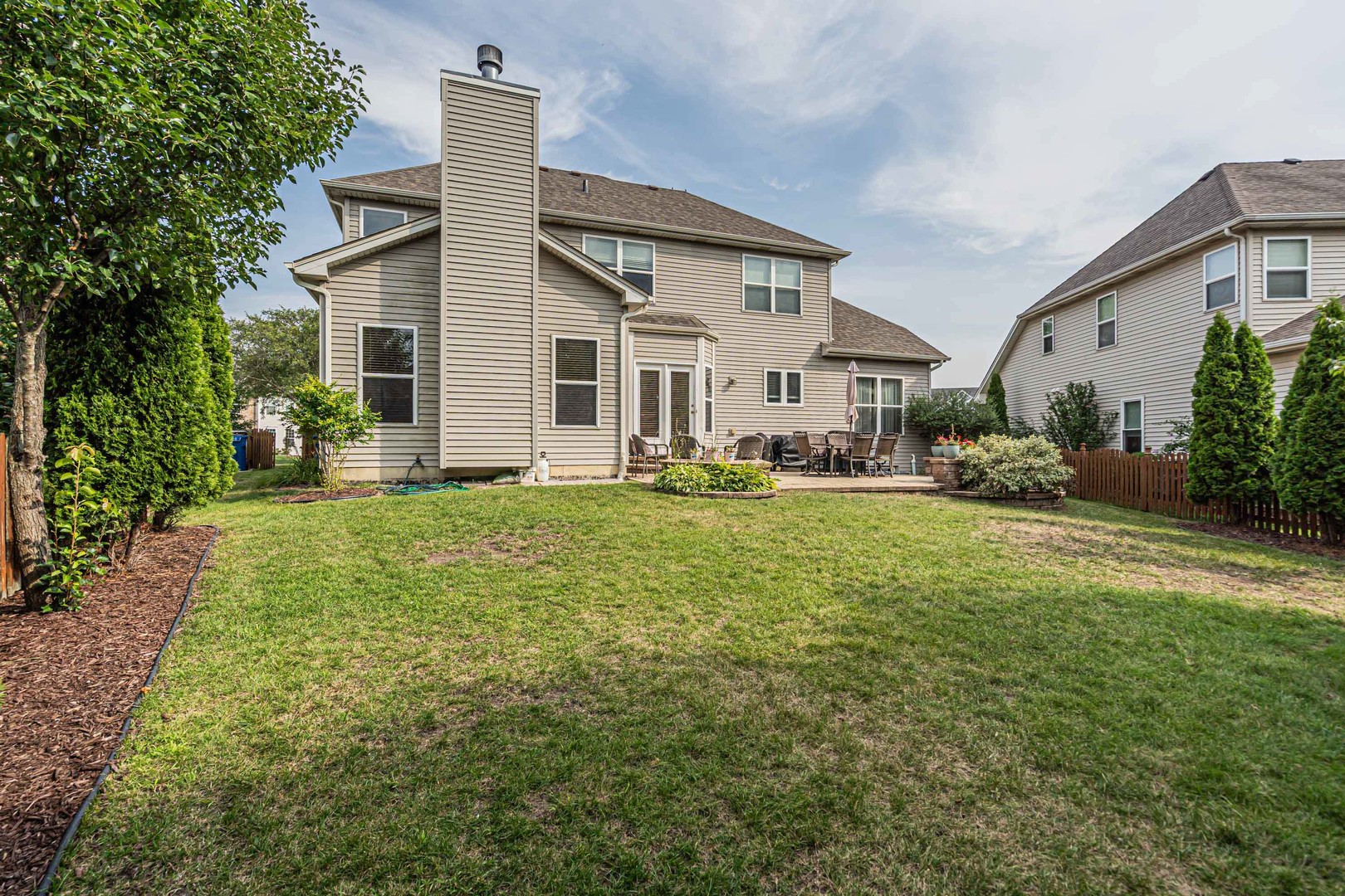 240 HEARTHSTONE Drive, Bartlett, IL 60103