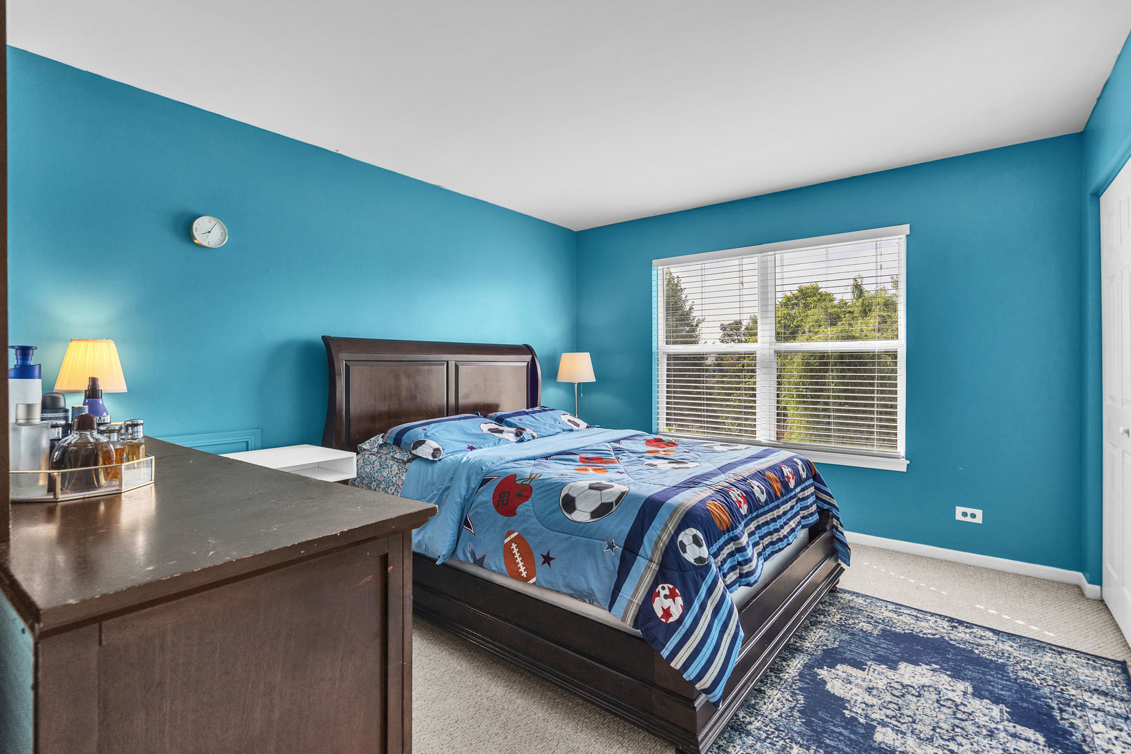 240 HEARTHSTONE Drive, Bartlett, IL 60103
