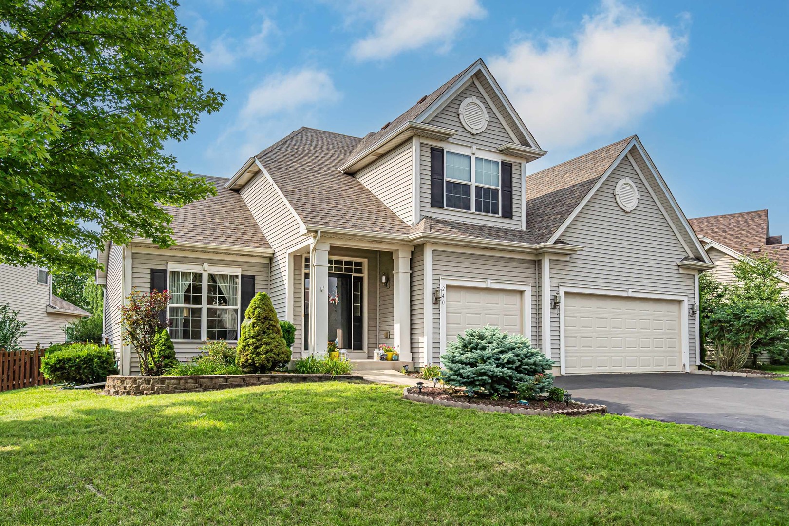 240 HEARTHSTONE Drive, Bartlett, IL 60103