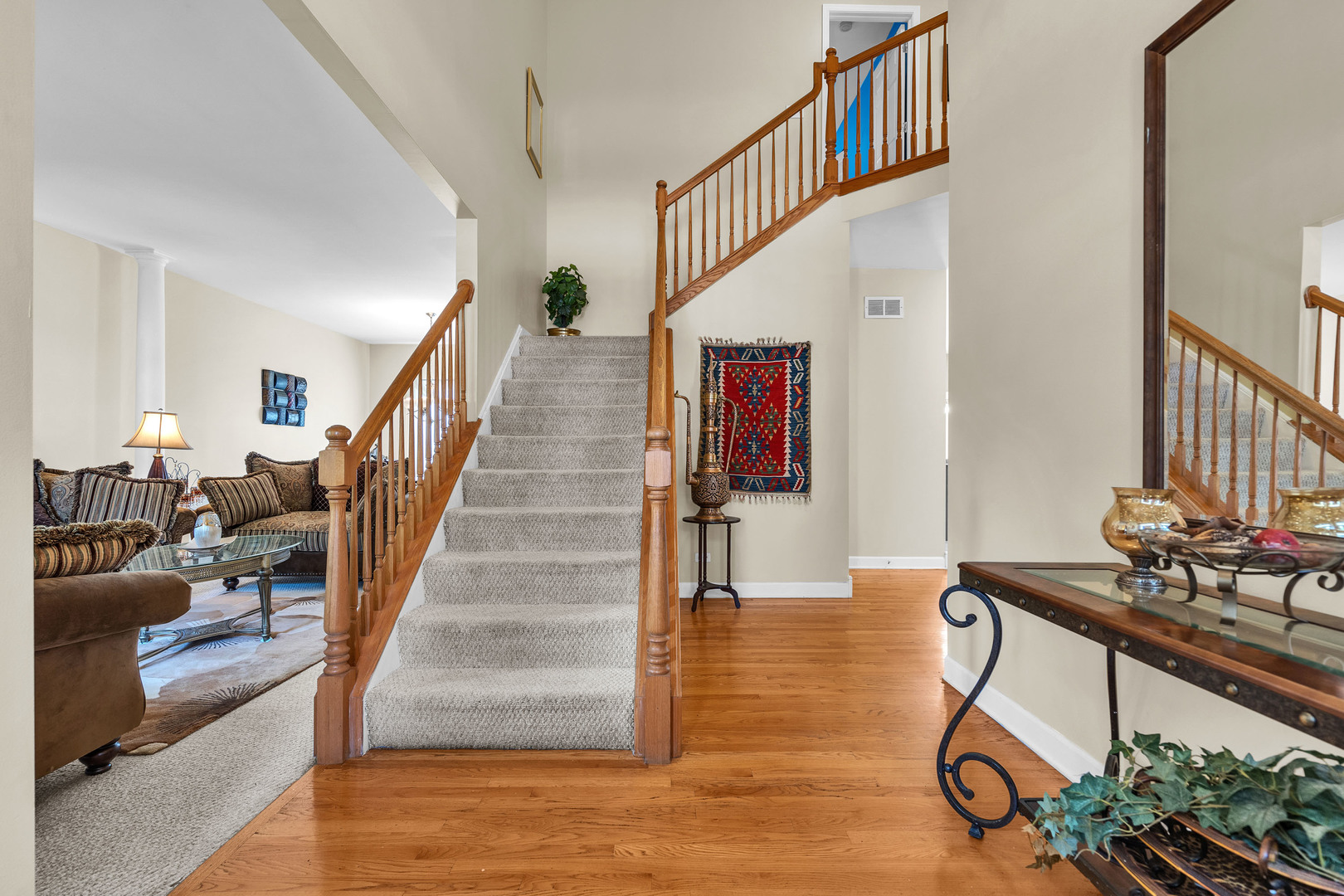 240 HEARTHSTONE Drive, Bartlett, IL 60103
