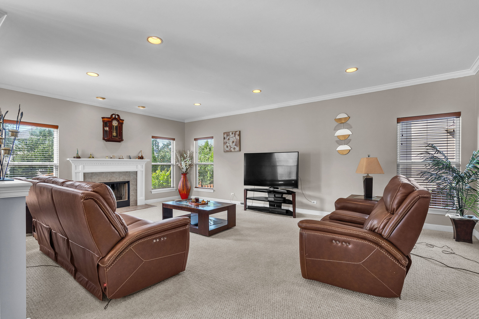 240 HEARTHSTONE Drive, Bartlett, IL 60103