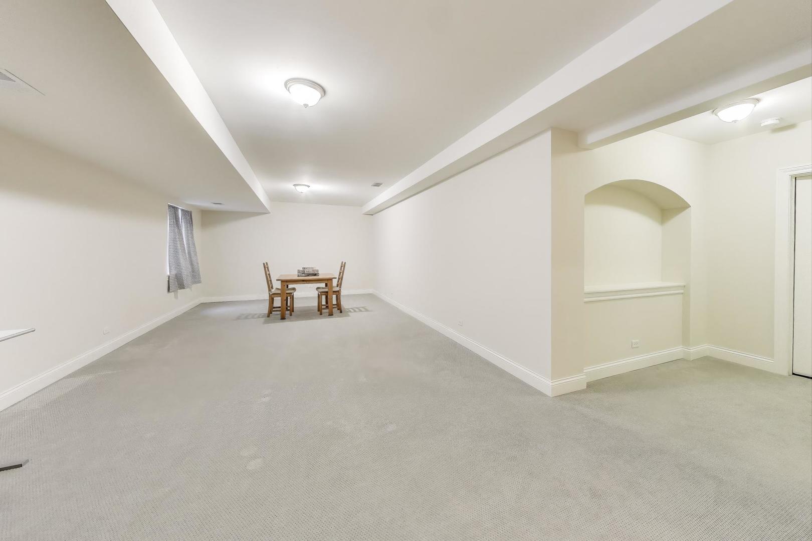355 W FIRST Avenue, Elmhurst, IL 60126
