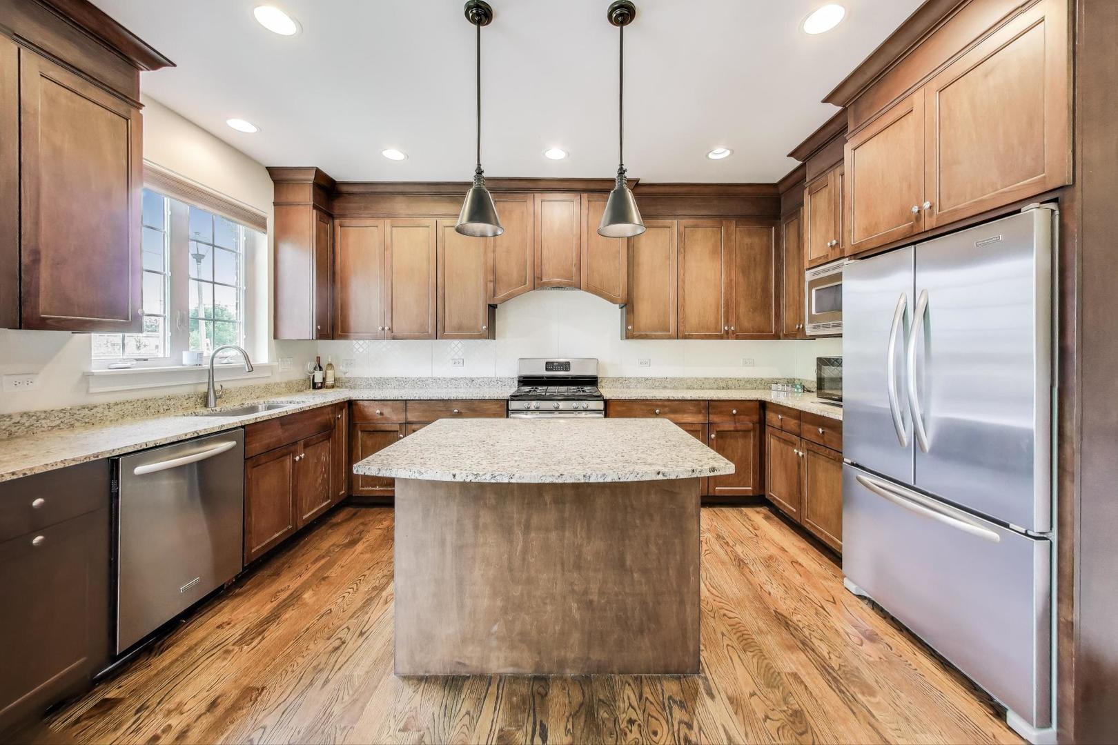 355 W FIRST Avenue, Elmhurst, IL 60126