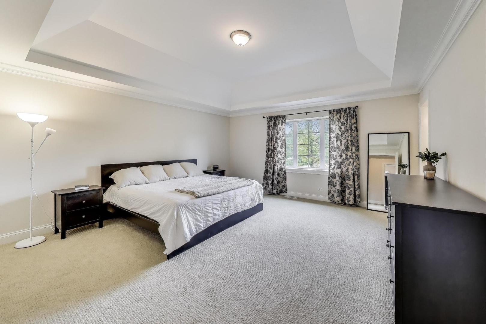 355 W FIRST Avenue, Elmhurst, IL 60126
