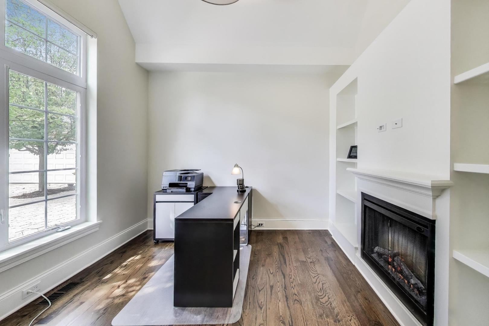 355 W FIRST Avenue, Elmhurst, IL 60126