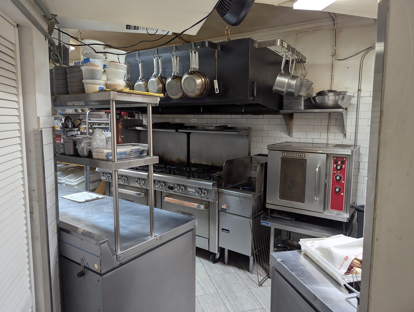 2965 N Lincoln Avenue, Chicago, IL 60657
