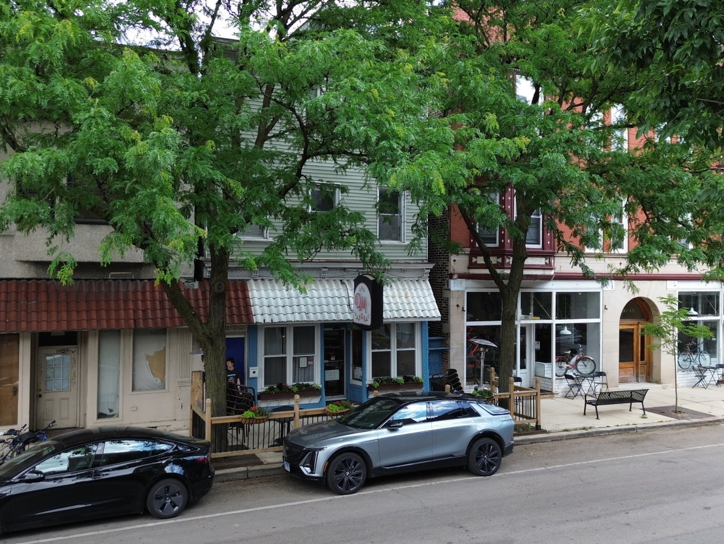 2965 N Lincoln Avenue, Chicago, IL 60657