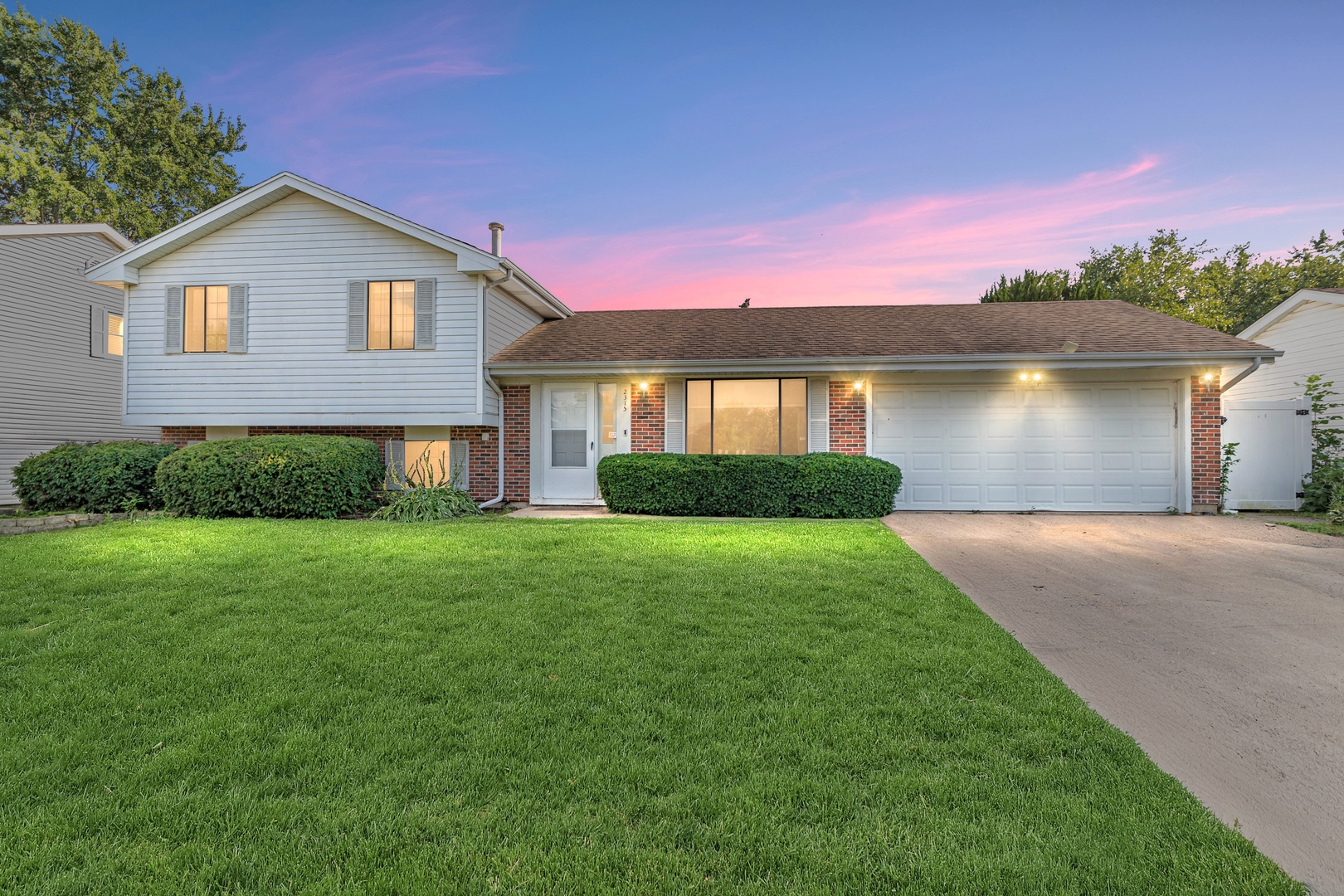 2315 Stepstone Lane, Hanover Park, IL 60133