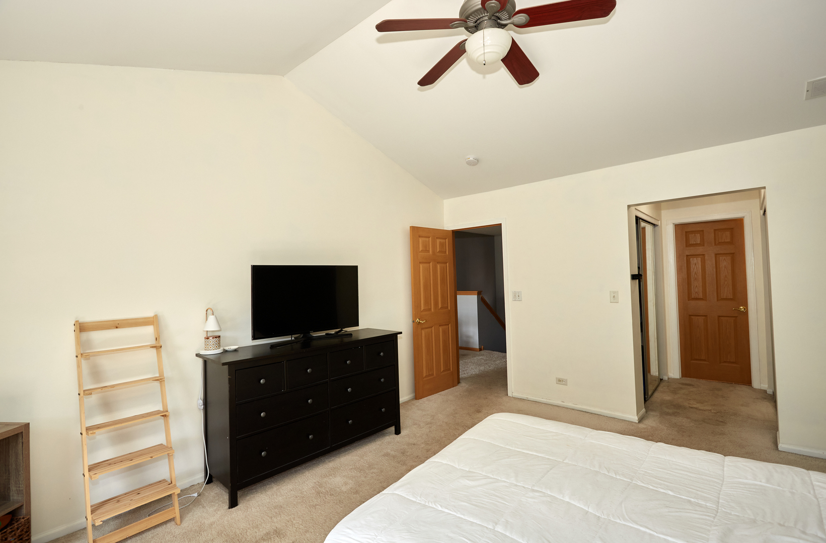 529 Horizon Drive, Bartlett, IL 60103