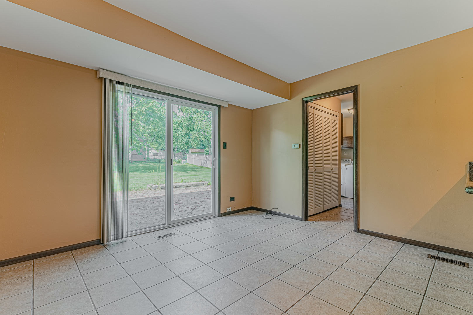 520 N Salem Drive, Schaumburg, IL 60194