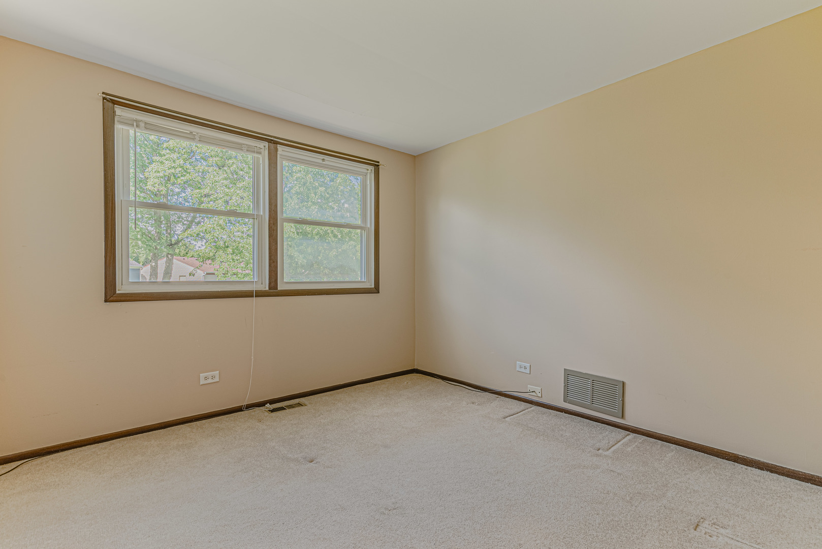 520 N Salem Drive, Schaumburg, IL 60194