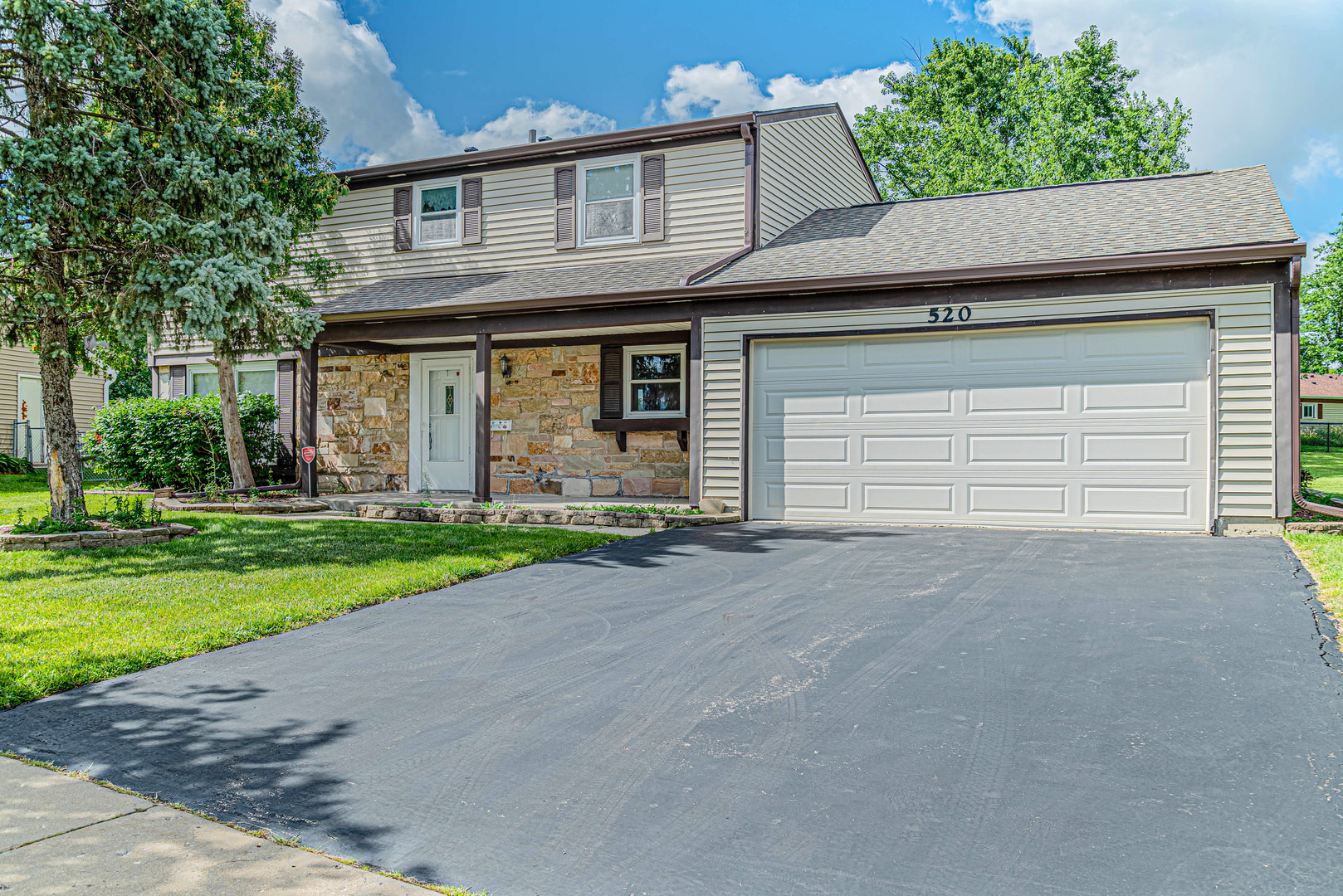 520 N Salem Drive, Schaumburg, IL 60194