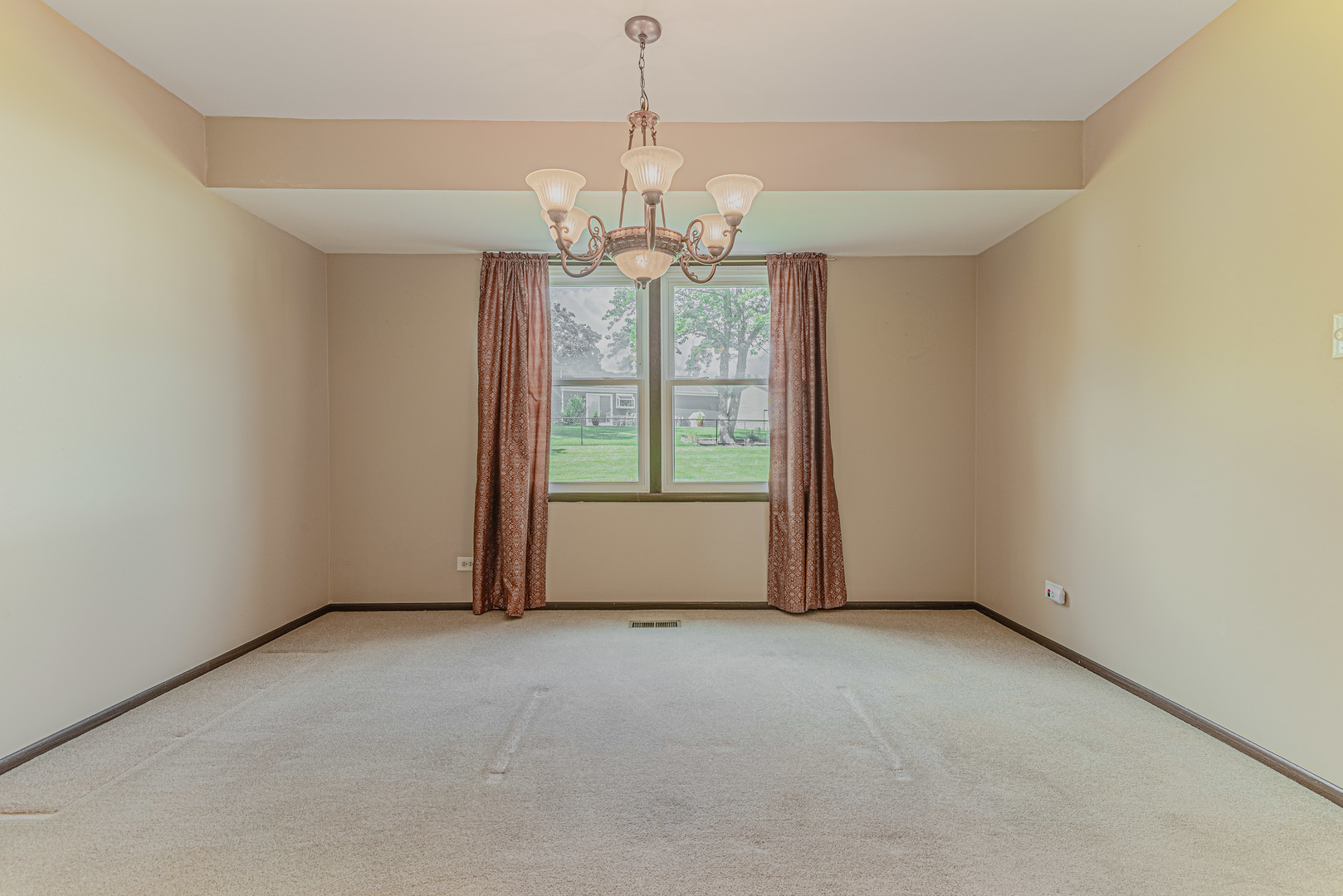520 N Salem Drive, Schaumburg, IL 60194