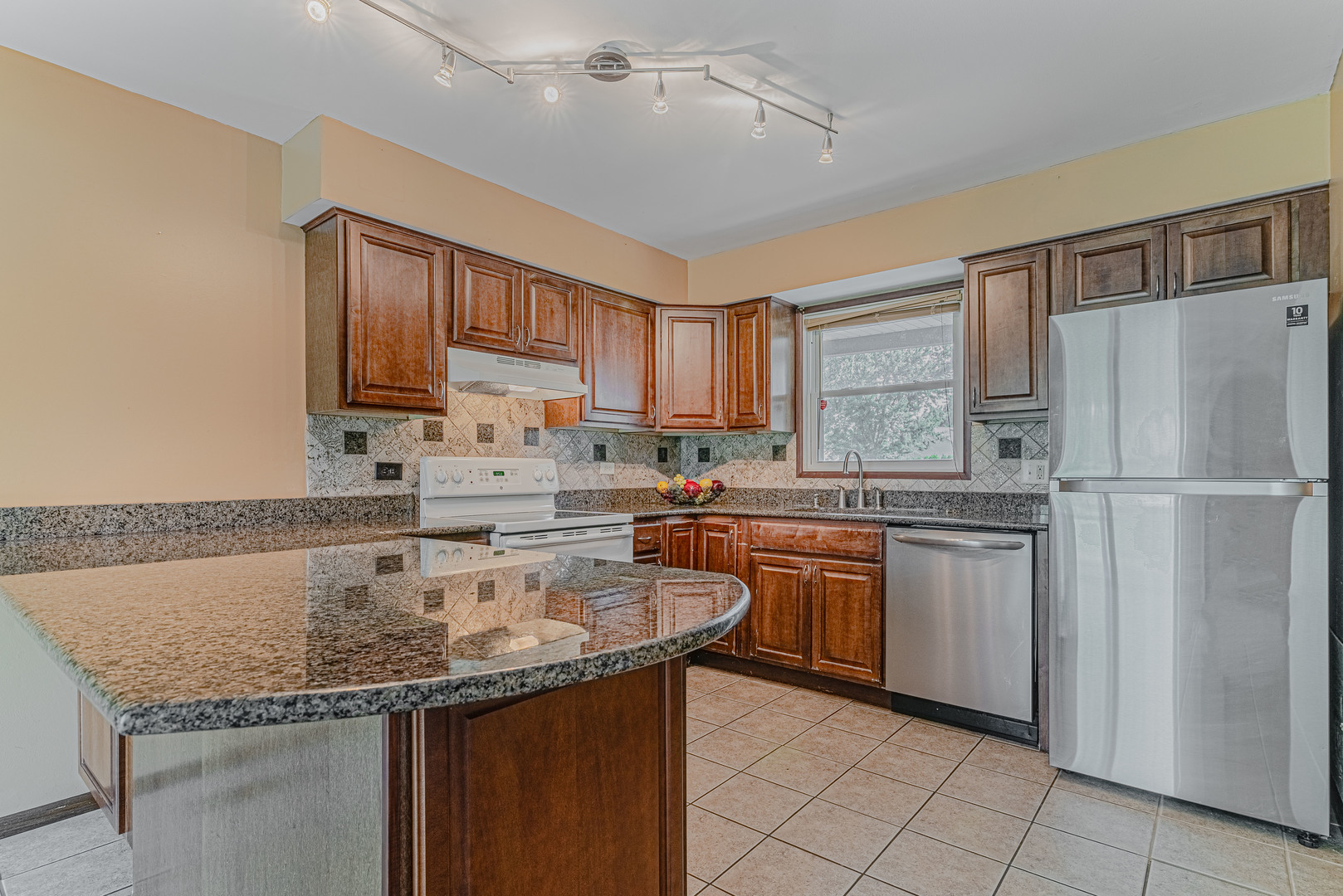 520 N Salem Drive, Schaumburg, IL 60194