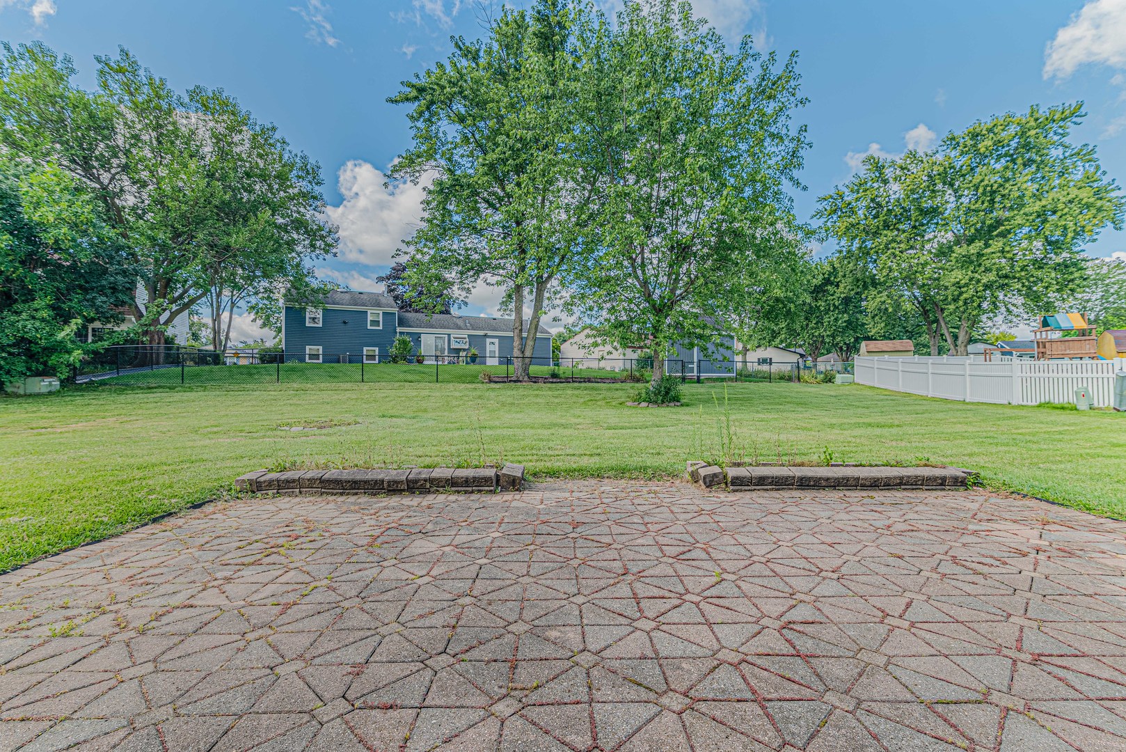 520 N Salem Drive, Schaumburg, IL 60194