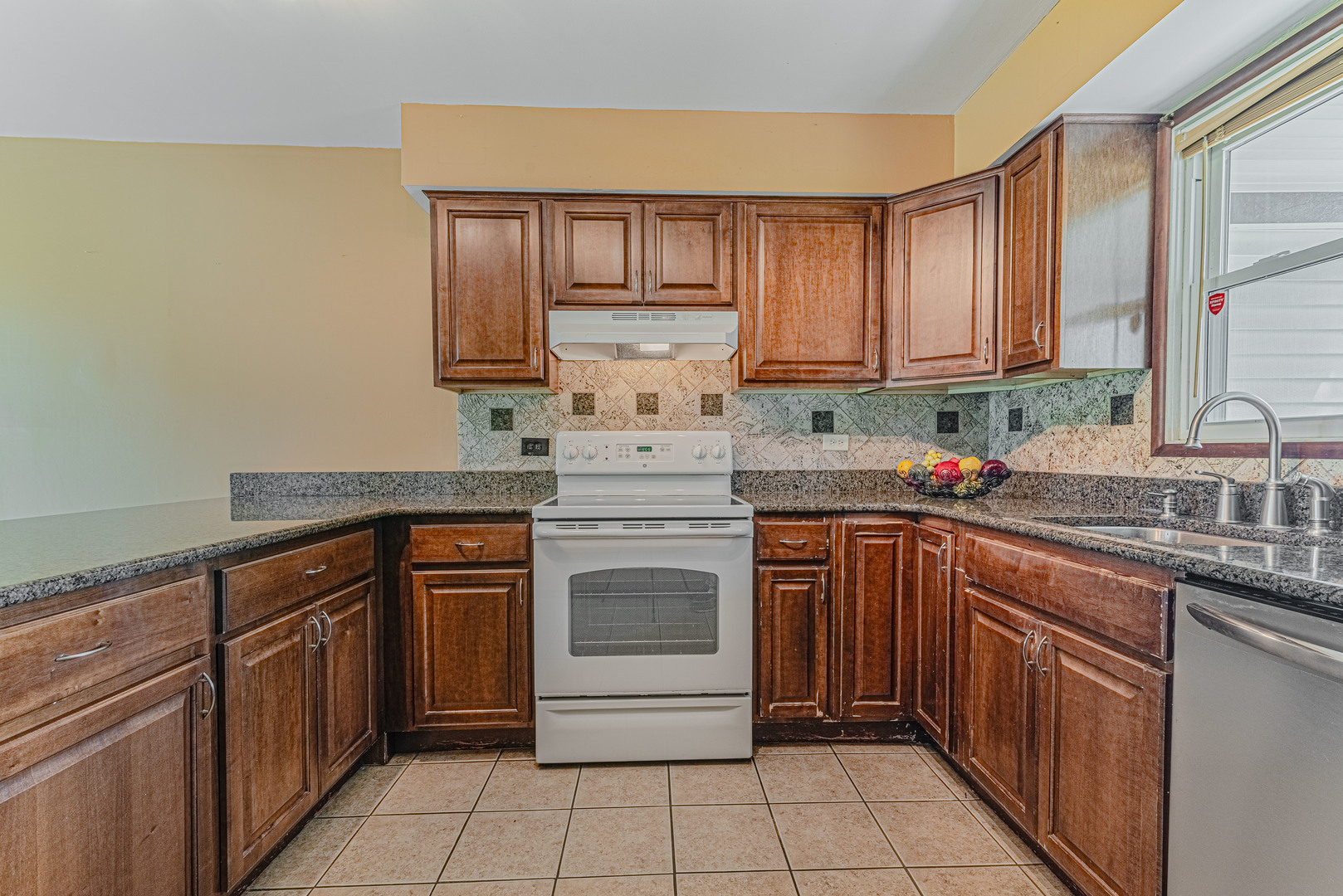520 N Salem Drive, Schaumburg, IL 60194