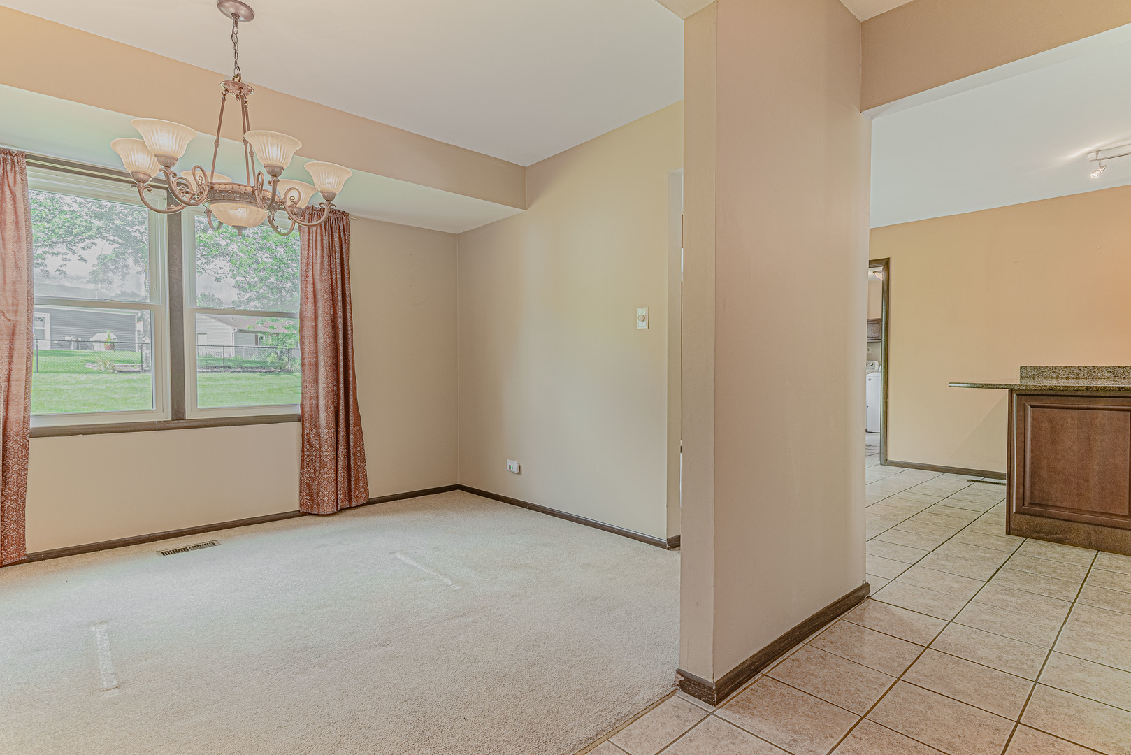 520 N Salem Drive, Schaumburg, IL 60194