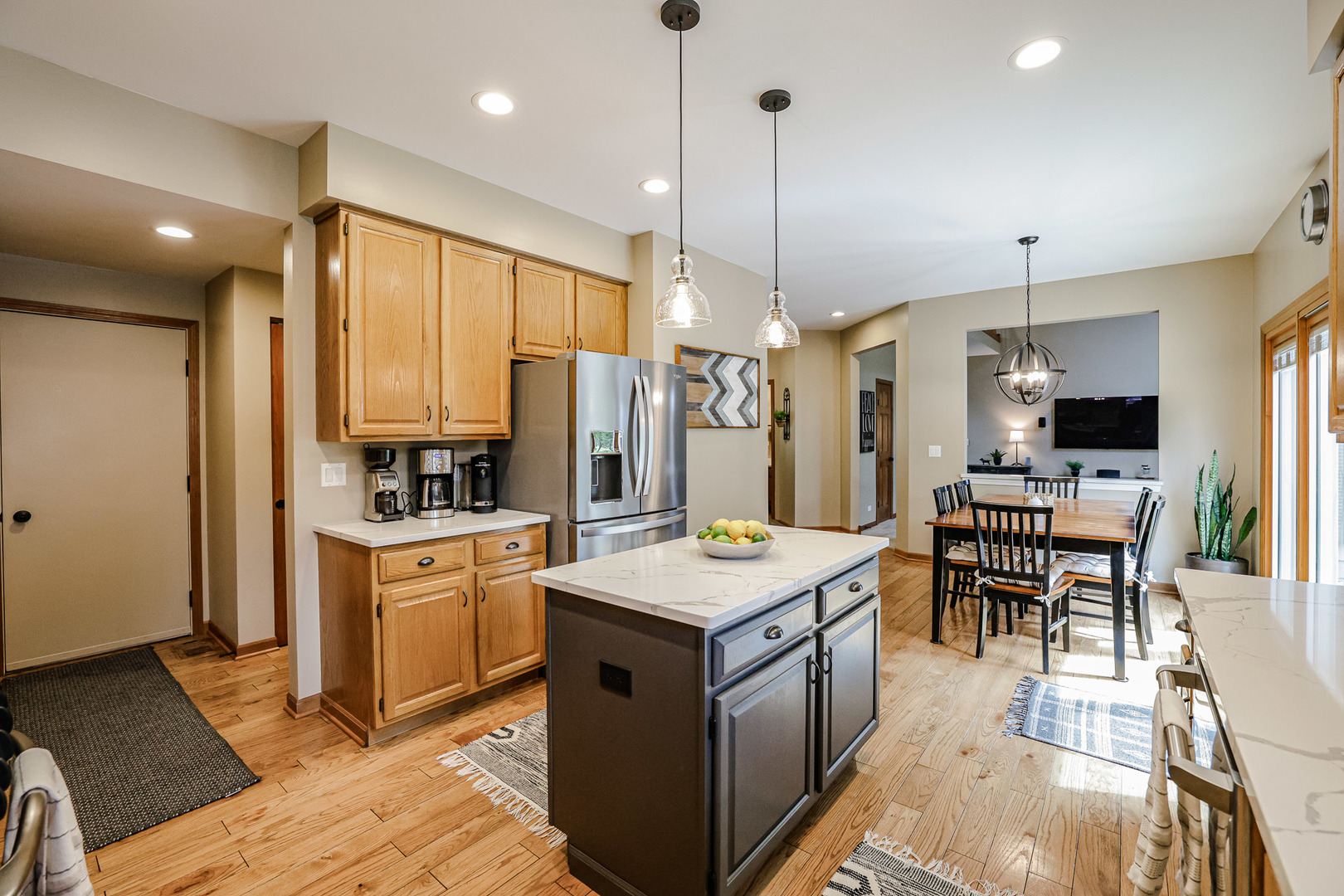 1205 Alexandra Boulevard, Crystal Lake, IL 60014