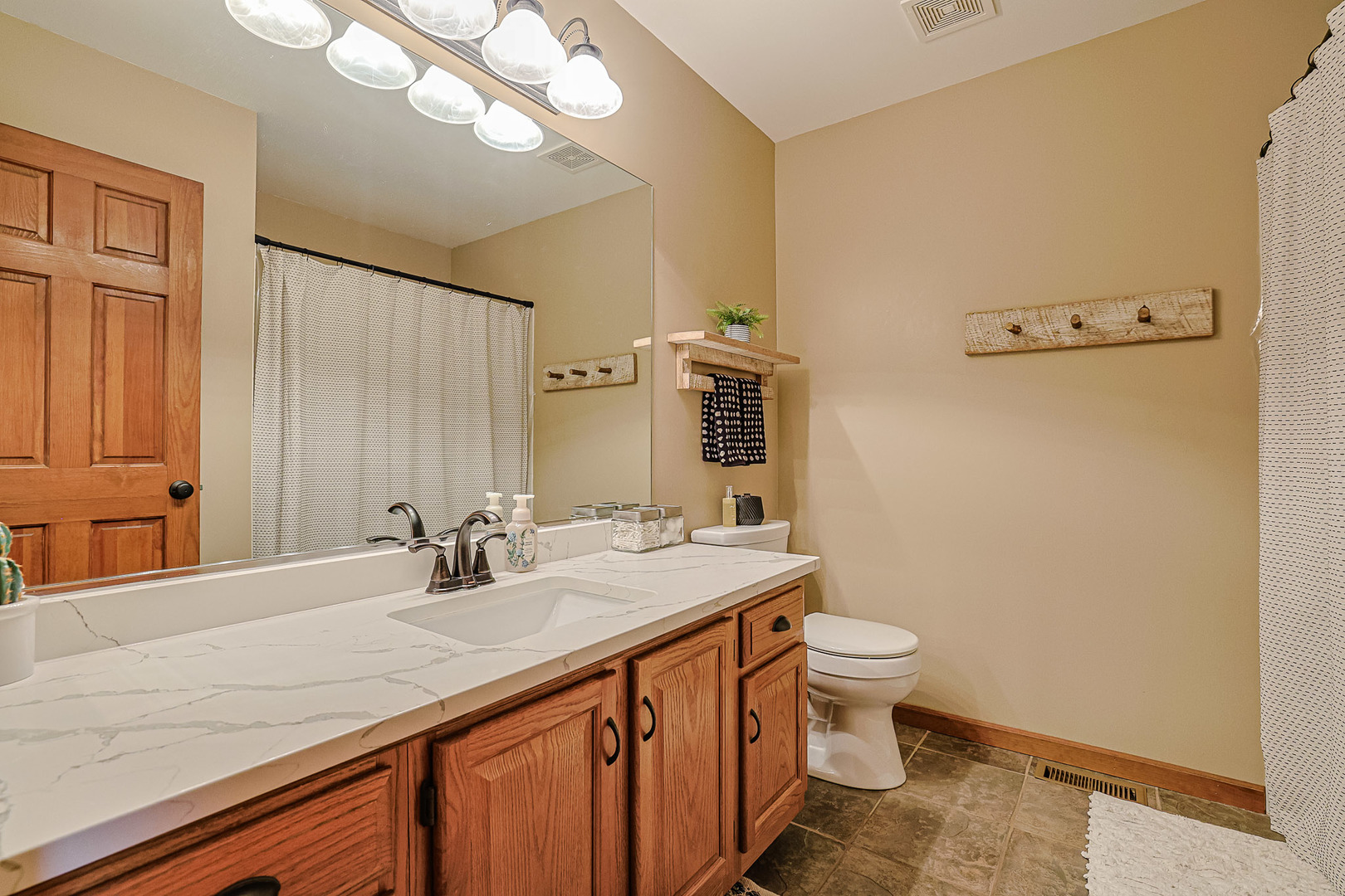 1205 Alexandra Boulevard, Crystal Lake, IL 60014