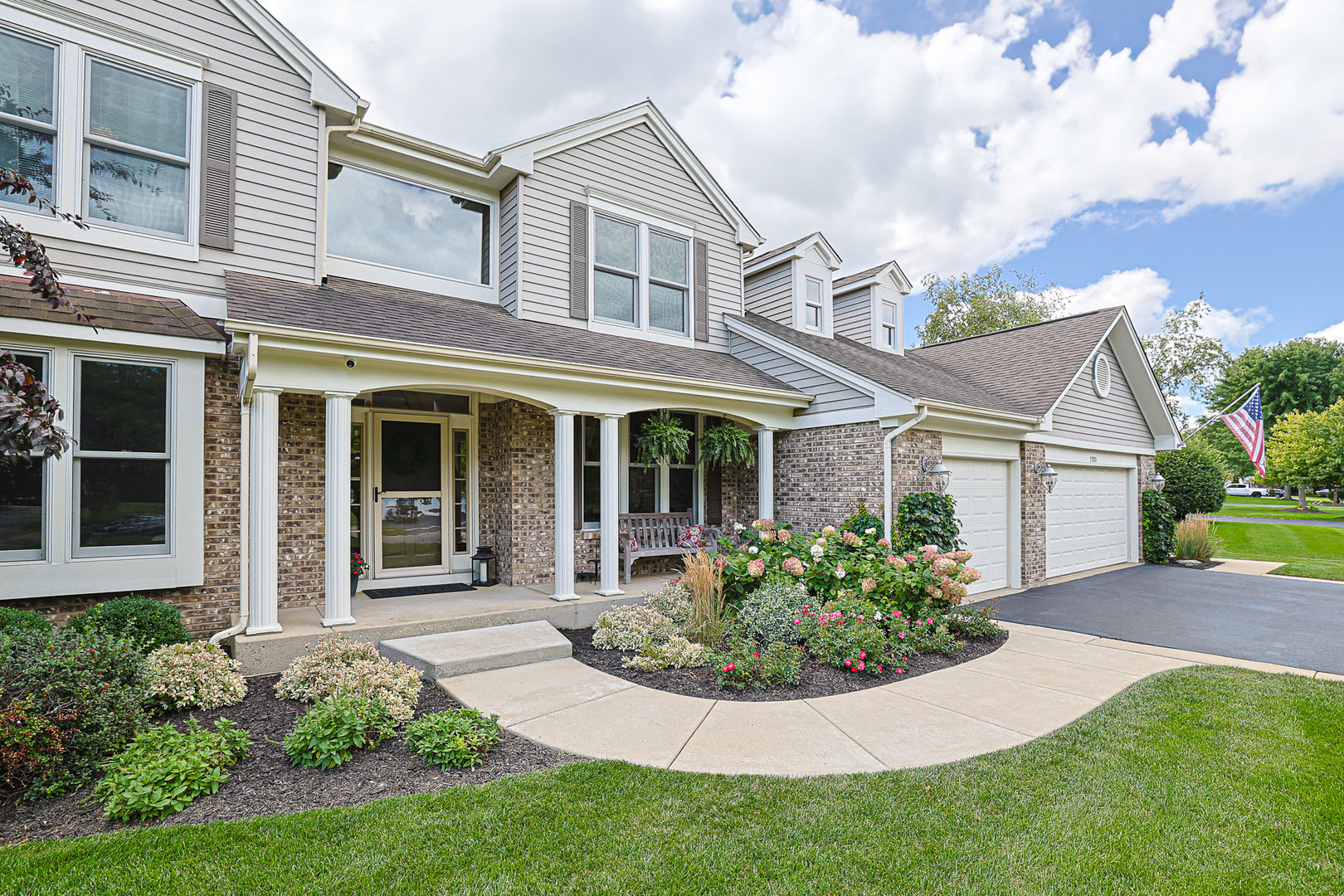 1205 Alexandra Boulevard, Crystal Lake, IL 60014