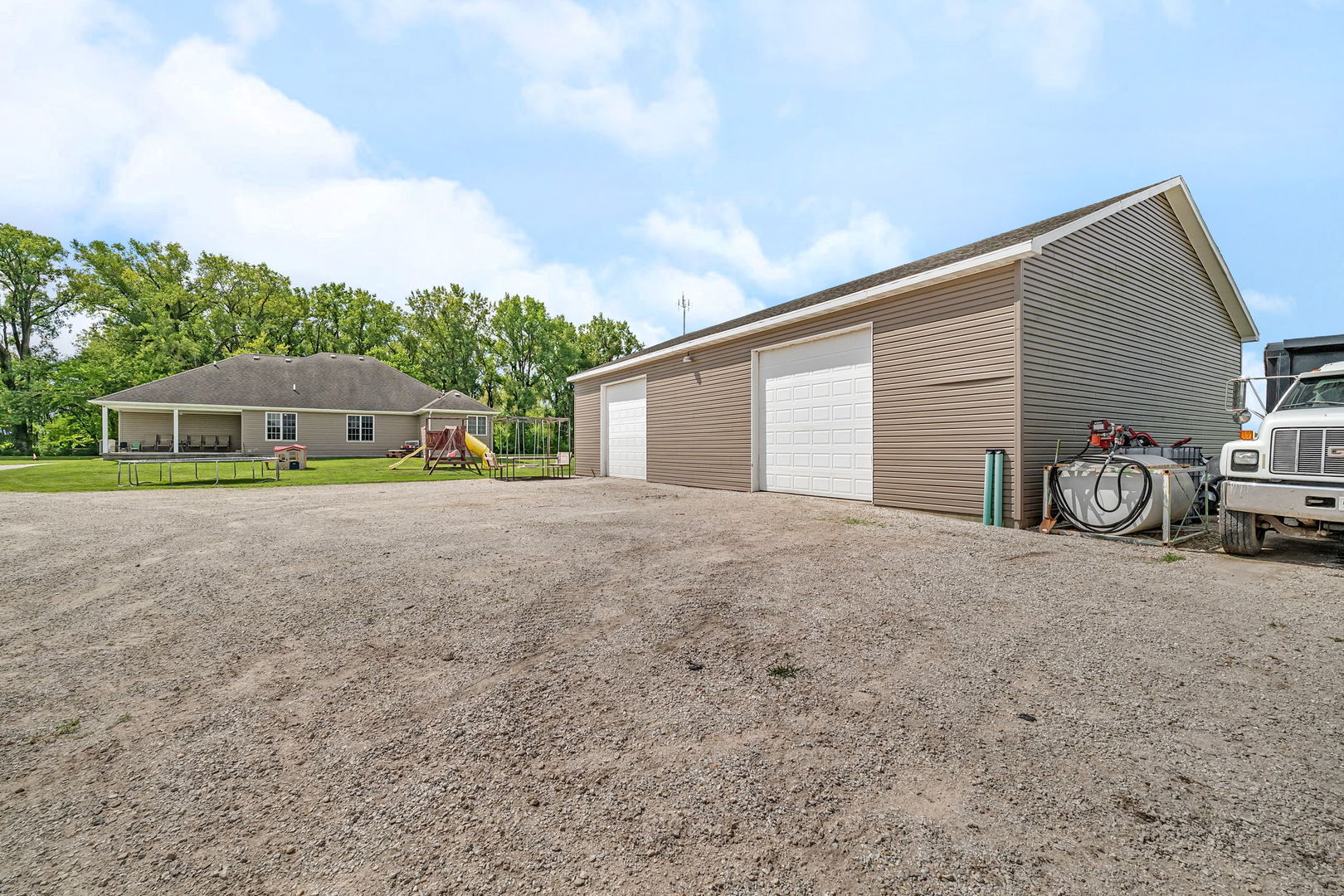22954 McGuire Road, Wilmington, IL 60481