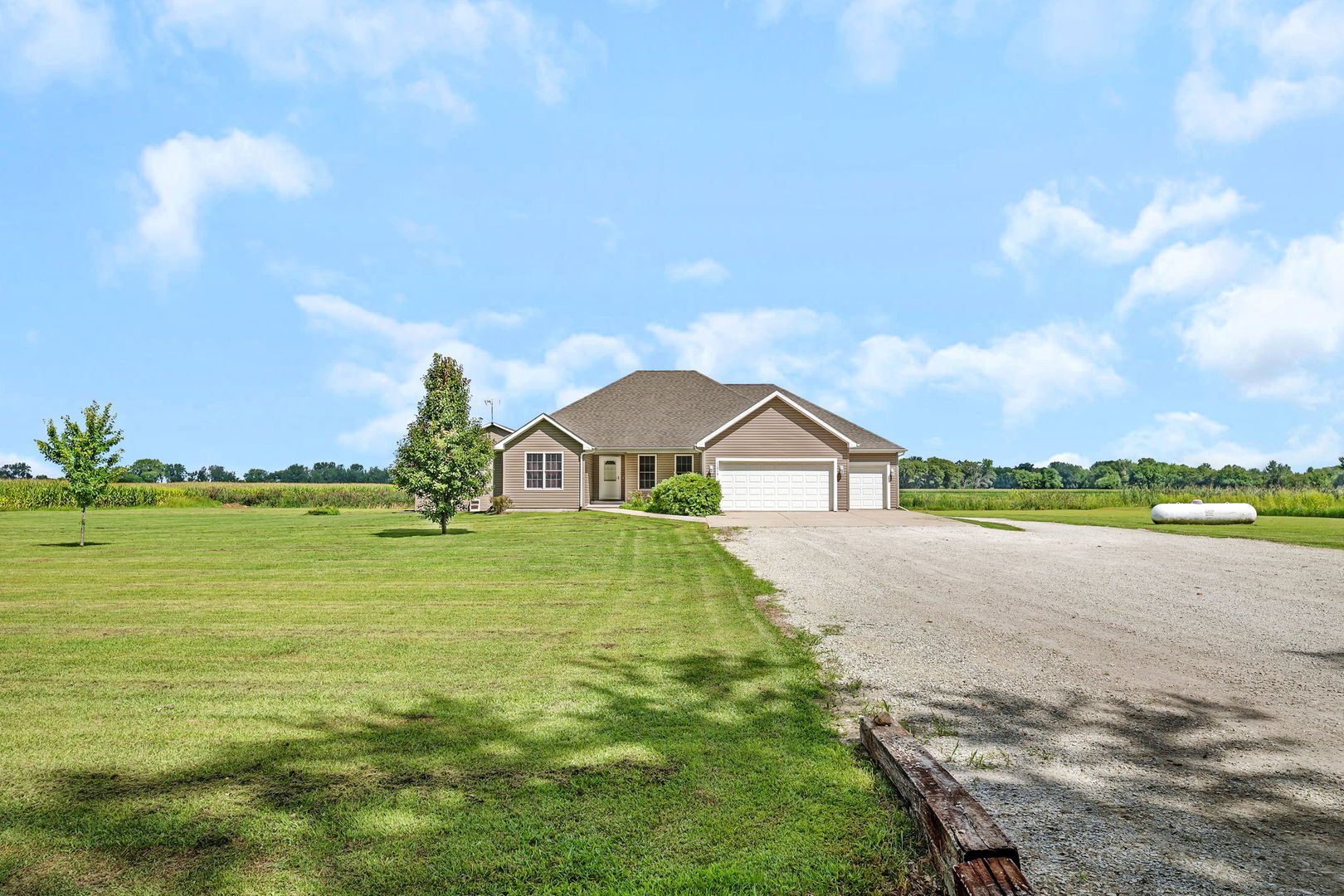 22954 McGuire Road, Wilmington, IL 60481