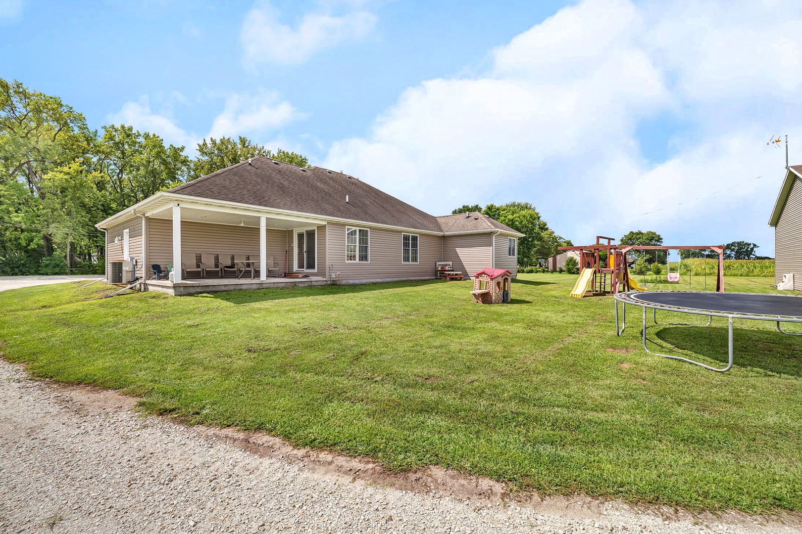 22954 McGuire Road, Wilmington, IL 60481
