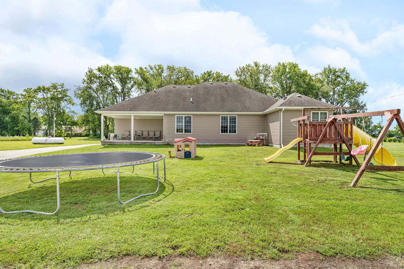 22954 McGuire Road, Wilmington, IL 60481