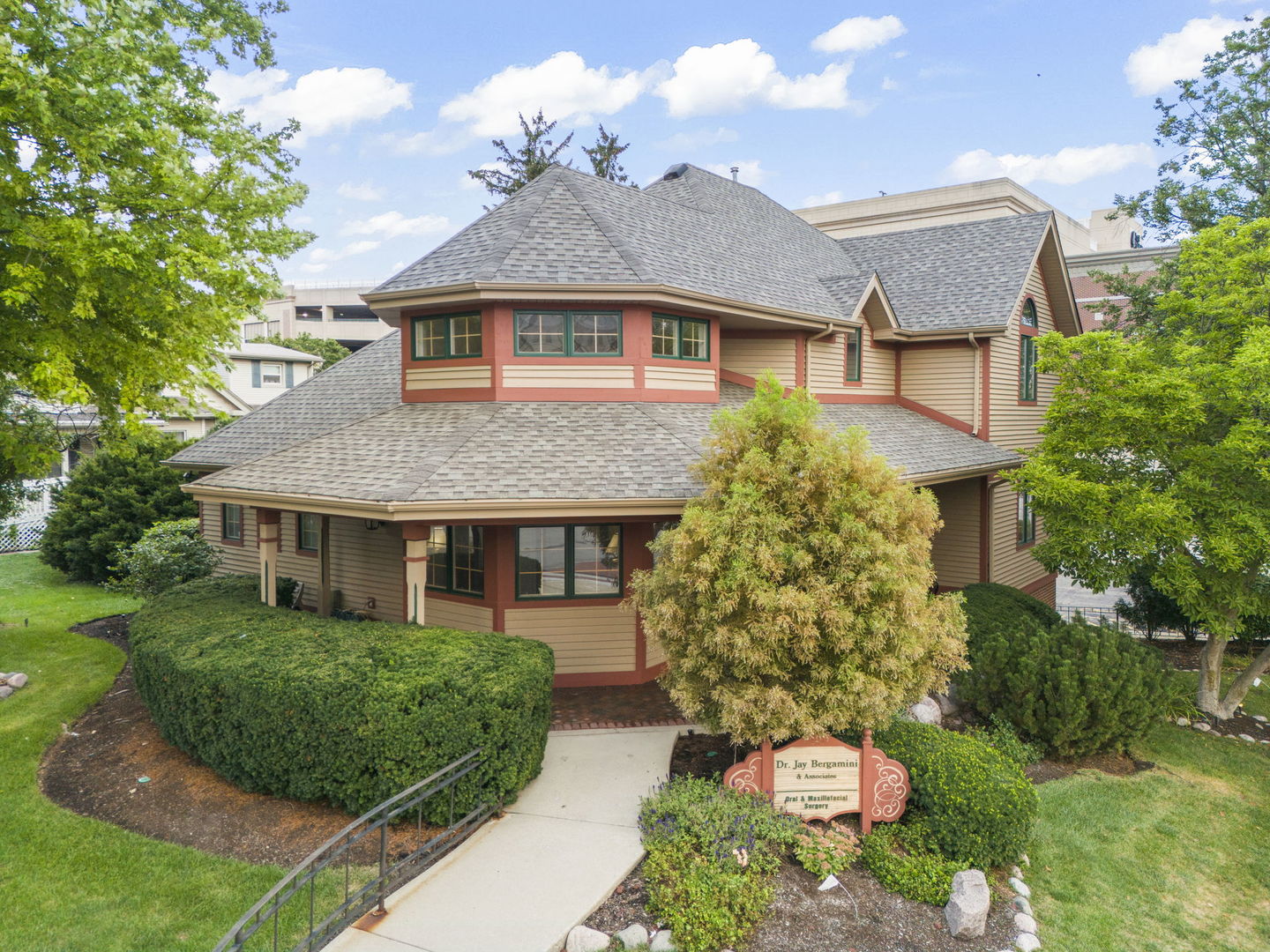 405 S Main Street, Naperville, IL 60540