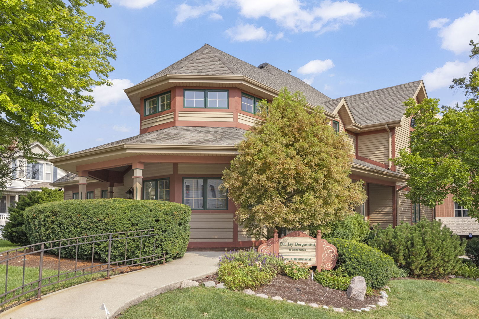 405 S Main Street, Naperville, IL 60540