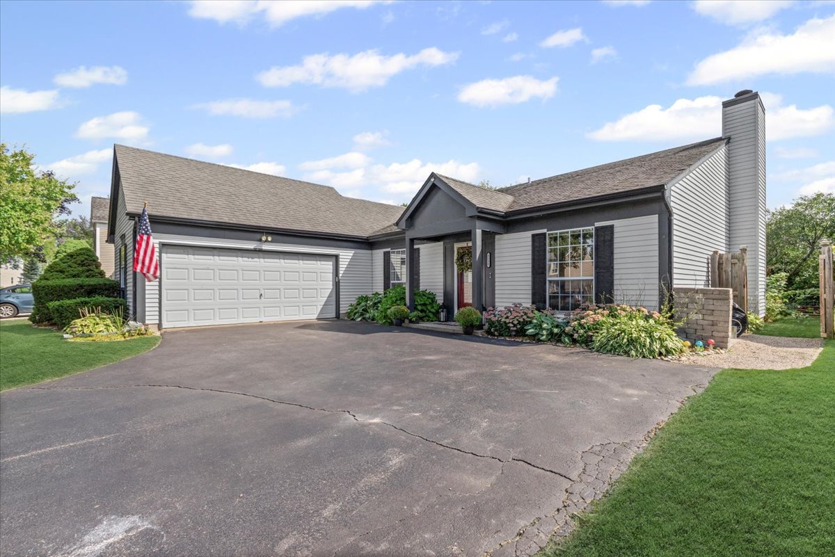 5155 Portage Lane, Gurnee, IL 60031