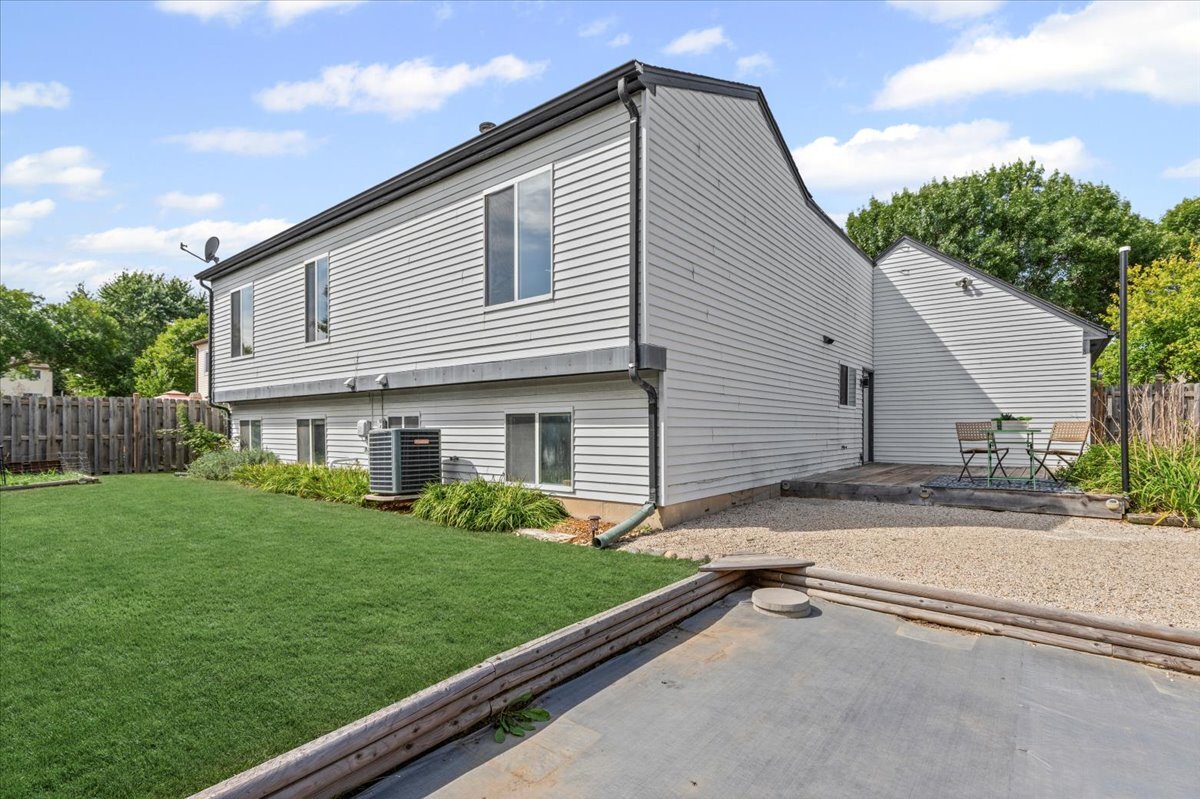 5155 Portage Lane, Gurnee, IL 60031