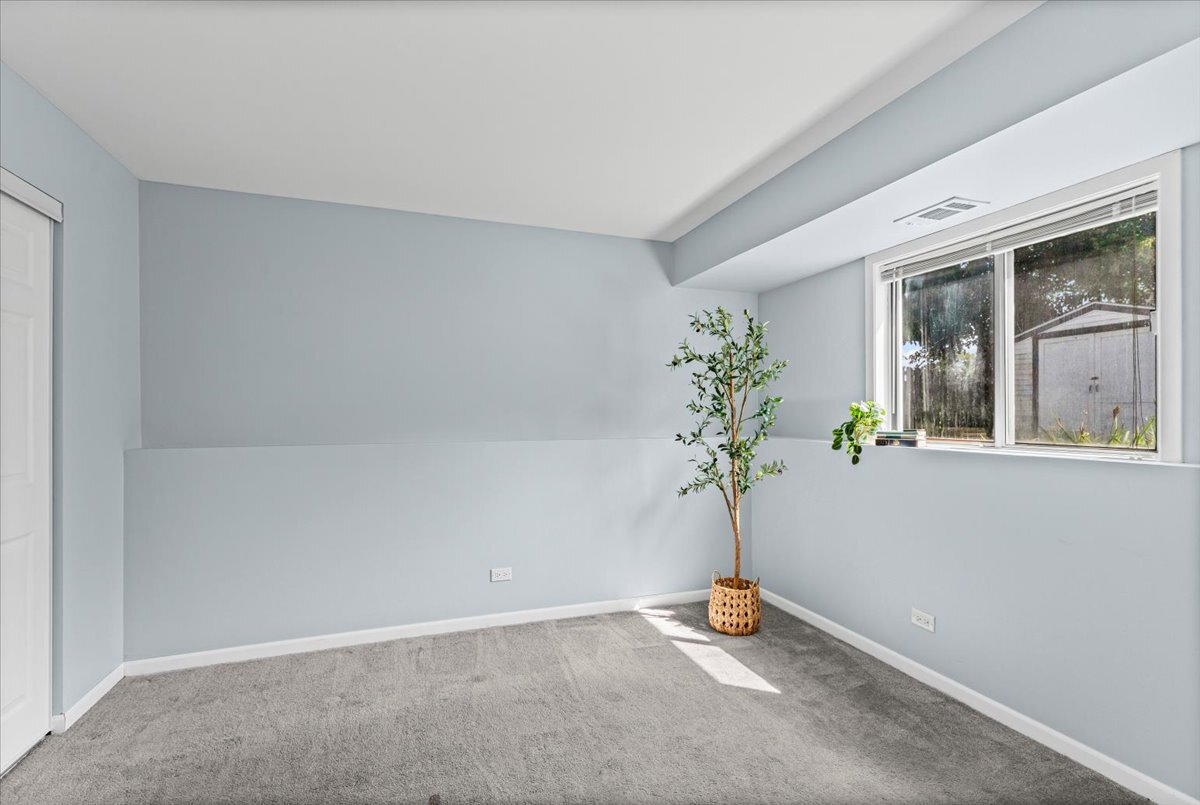 5155 Portage Lane, Gurnee, IL 60031