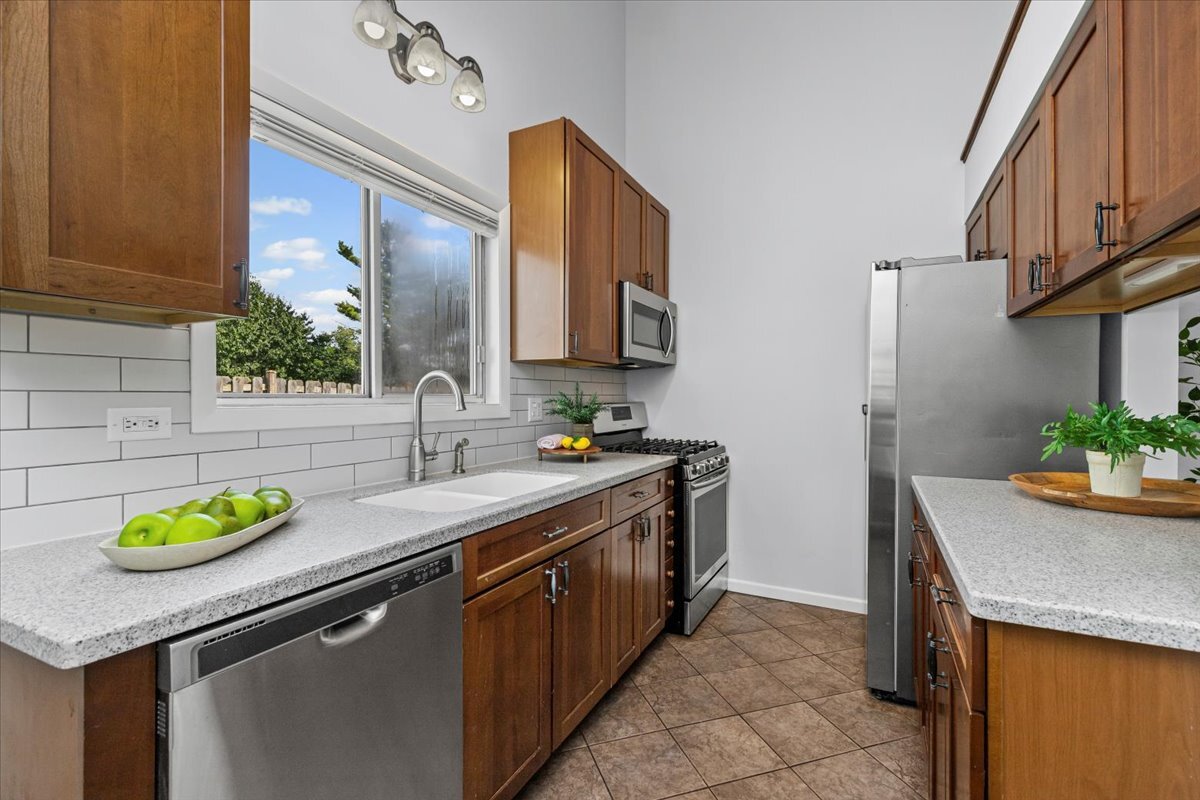 5155 Portage Lane, Gurnee, IL 60031