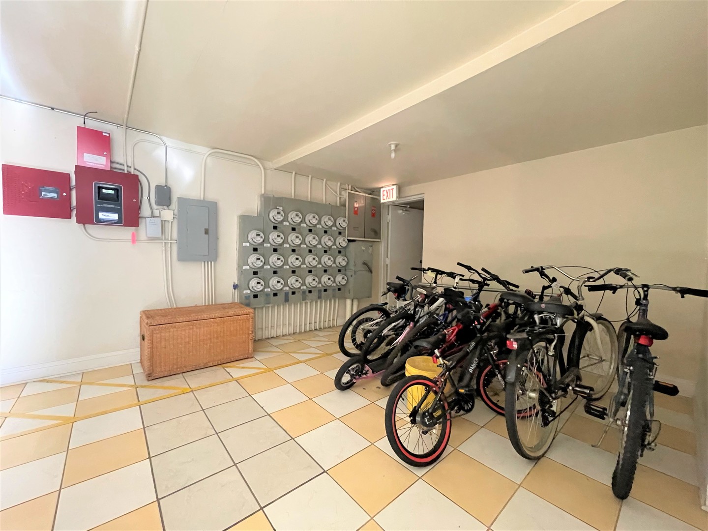 8816 Briar Court #2C, Des Plaines, IL 60016