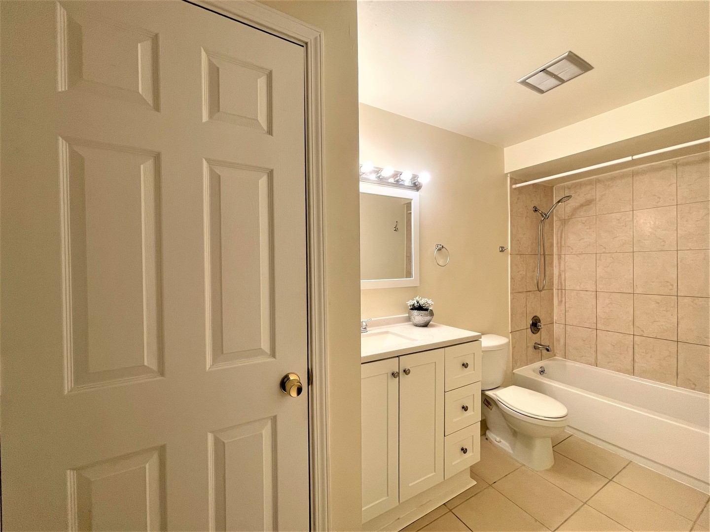 8816 Briar Court #2C, Des Plaines, IL 60016