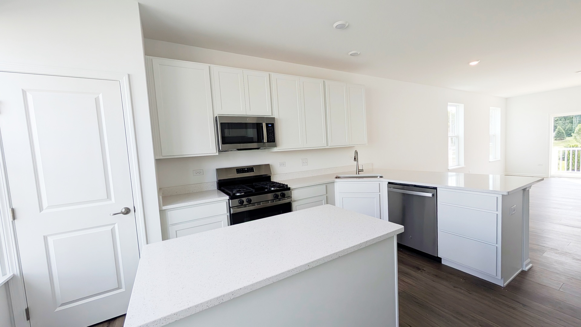 525 Red Oak Circle, Volo, IL 60020