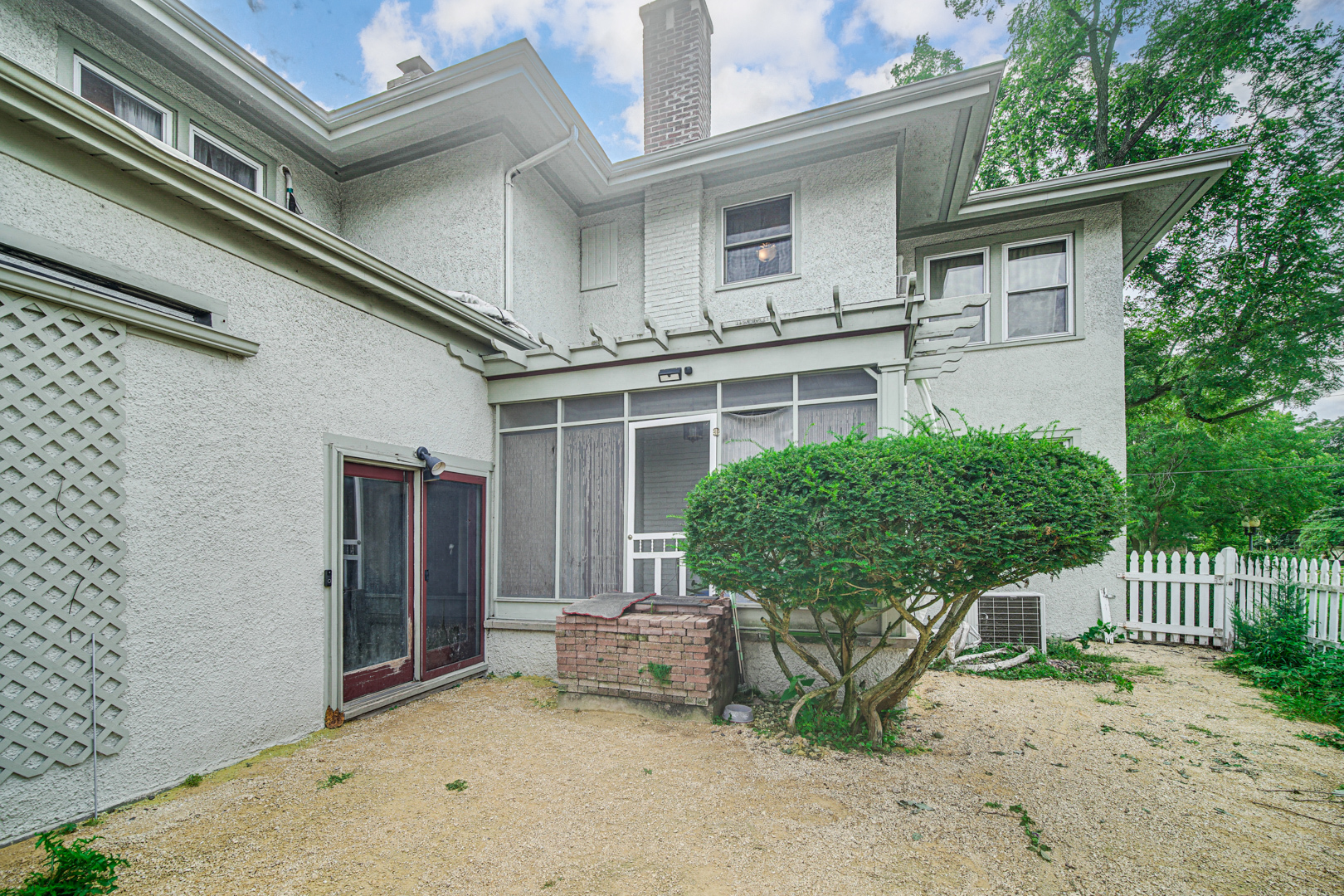 1908 Harlem Boulevard, Rockford, IL 61103