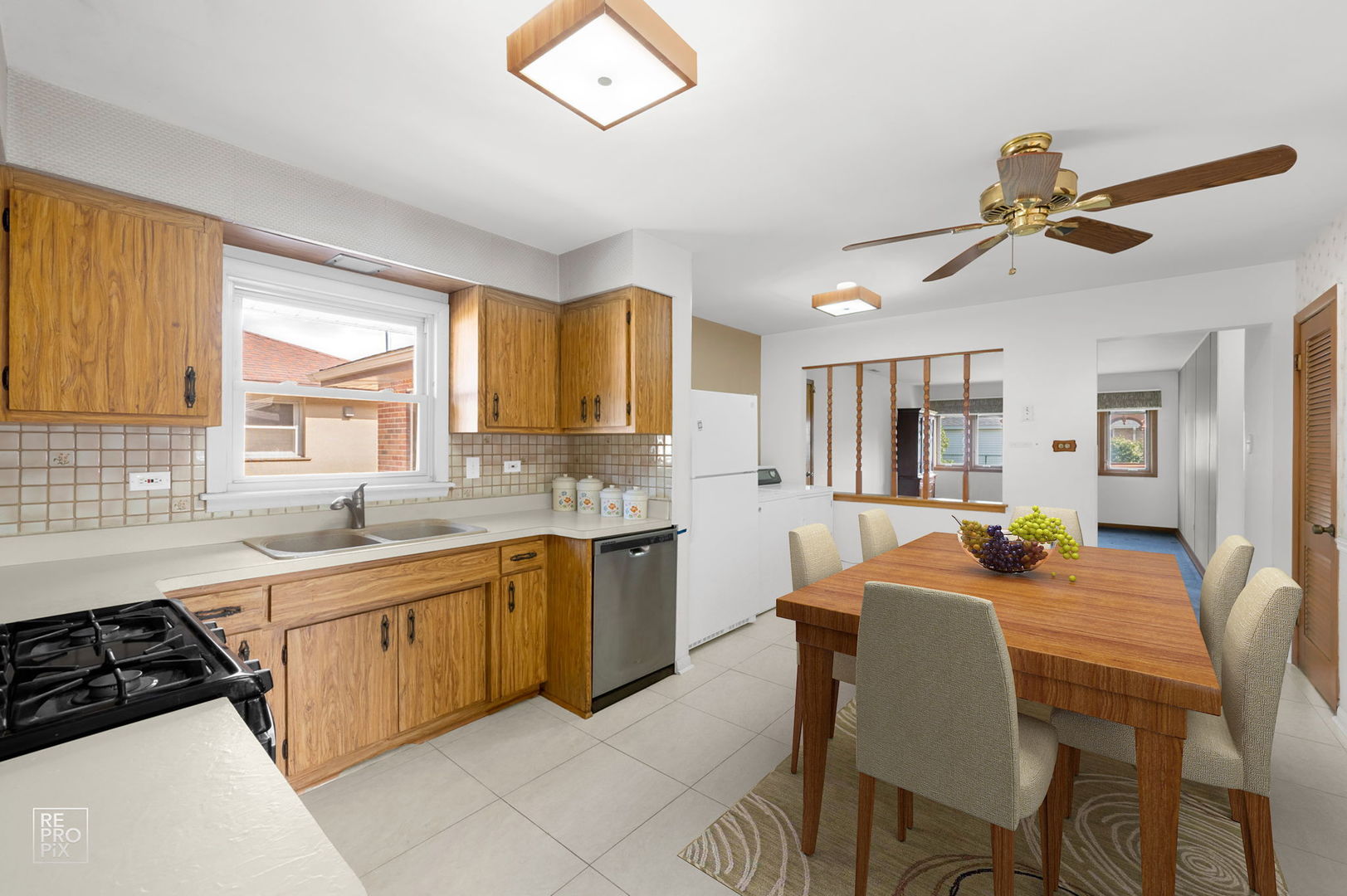 6517 W 102nd Place, Chicago Ridge, IL 60415