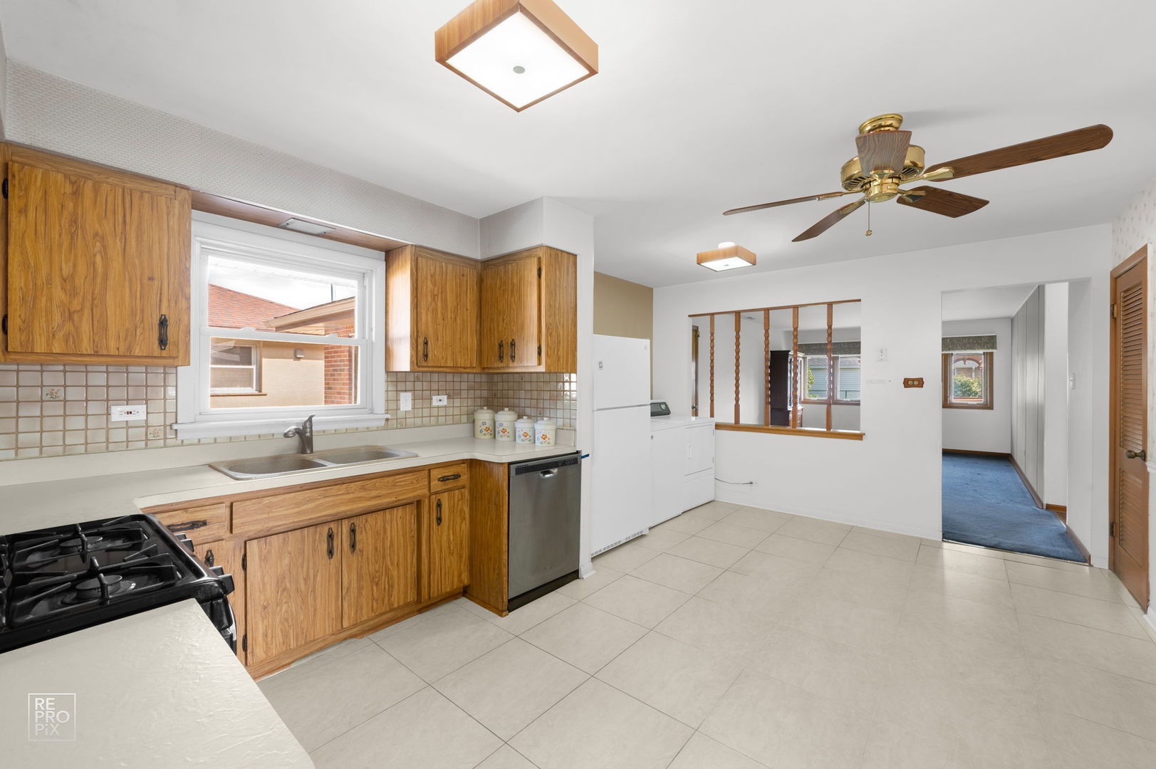 6517 W 102nd Place, Chicago Ridge, IL 60415