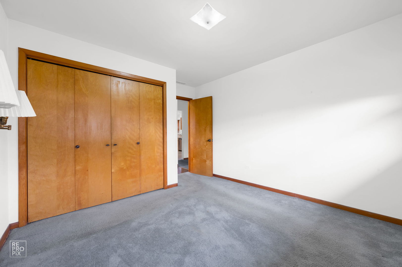6517 W 102nd Place, Chicago Ridge, IL 60415