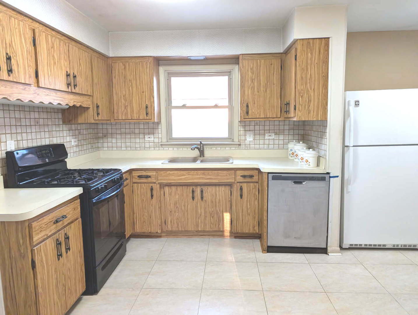 6517 W 102nd Place, Chicago Ridge, IL 60415