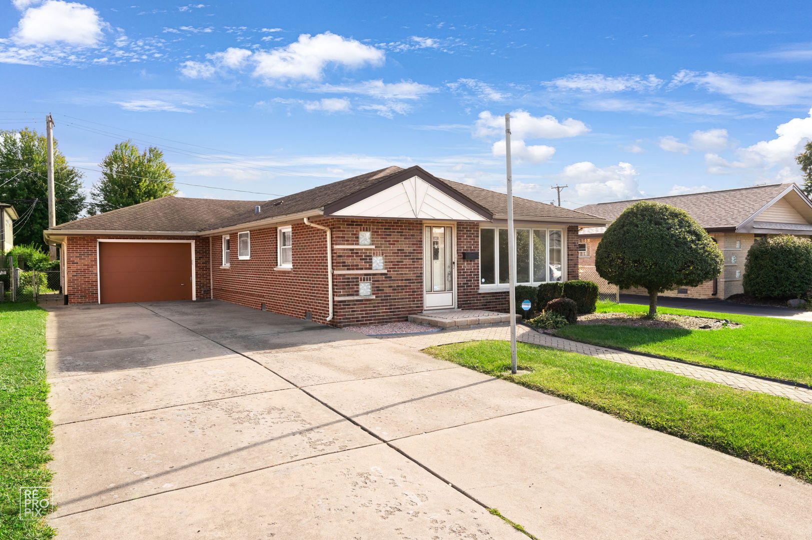 6517 W 102nd Place, Chicago Ridge, IL 60415