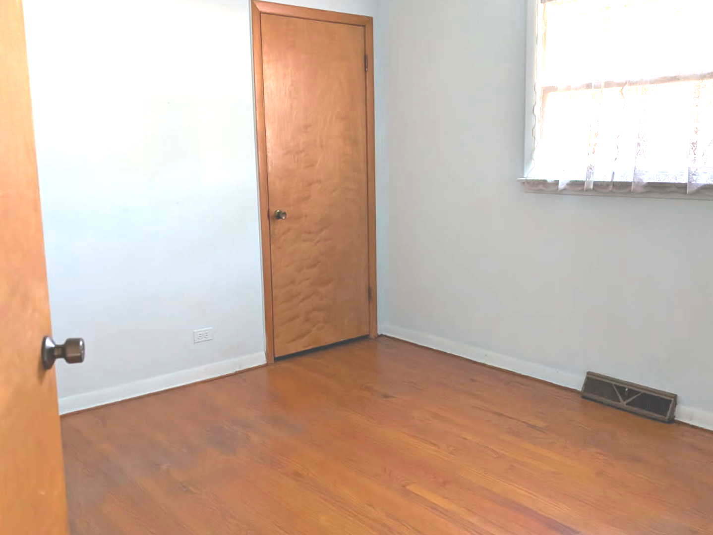 6517 W 102nd Place, Chicago Ridge, IL 60415