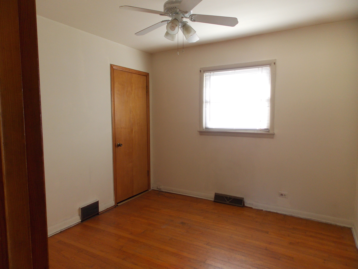 6517 W 102nd Place, Chicago Ridge, IL 60415