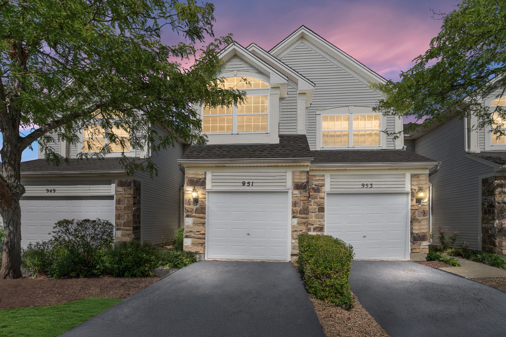 951 Viewpoint Drive #951, Lake In The Hills, IL 60156