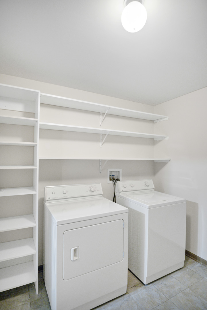 951 Viewpoint Drive #951, Lake In The Hills, IL 60156