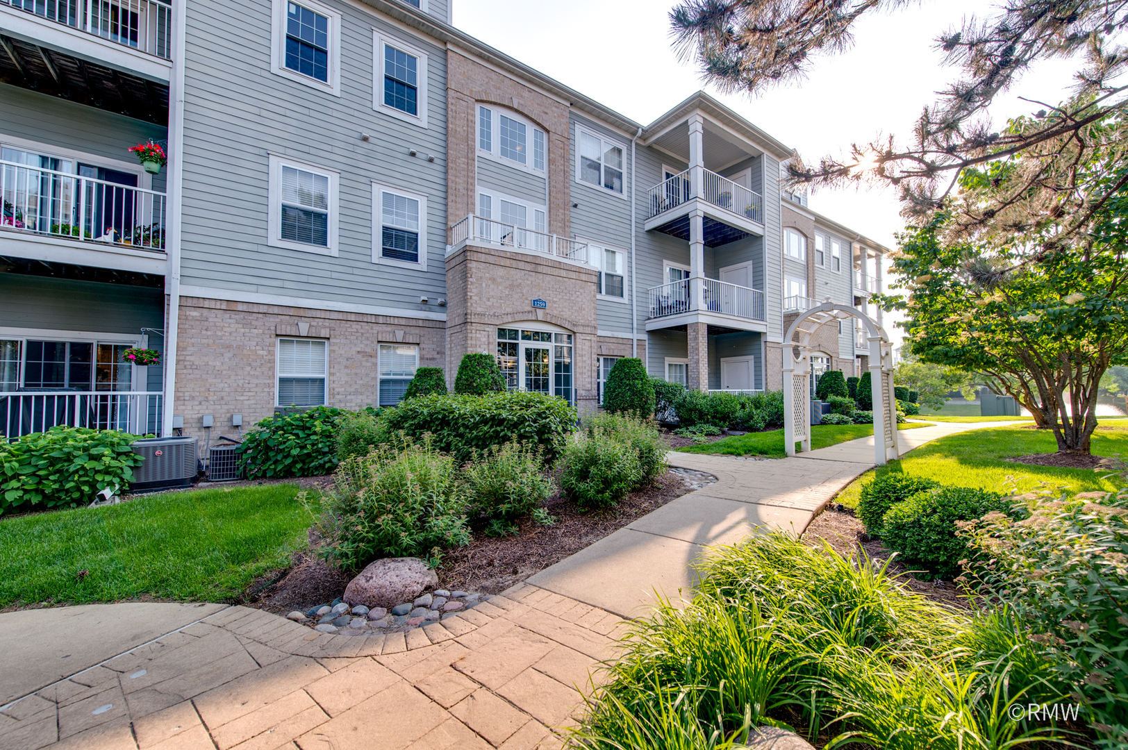 1259 W Lake Street #304, Addison, IL 60101